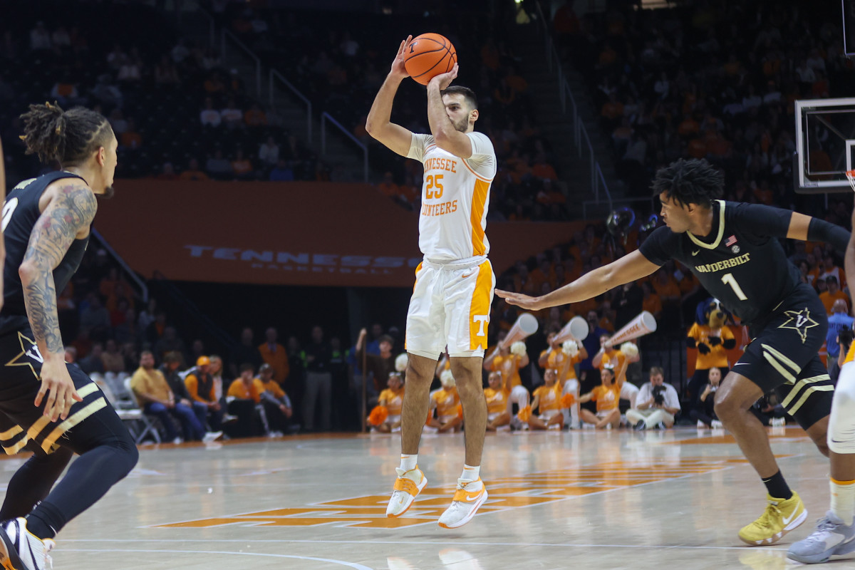 Tennessee Volunteers Basketball Halftime Report Against Missouri Tigers ...