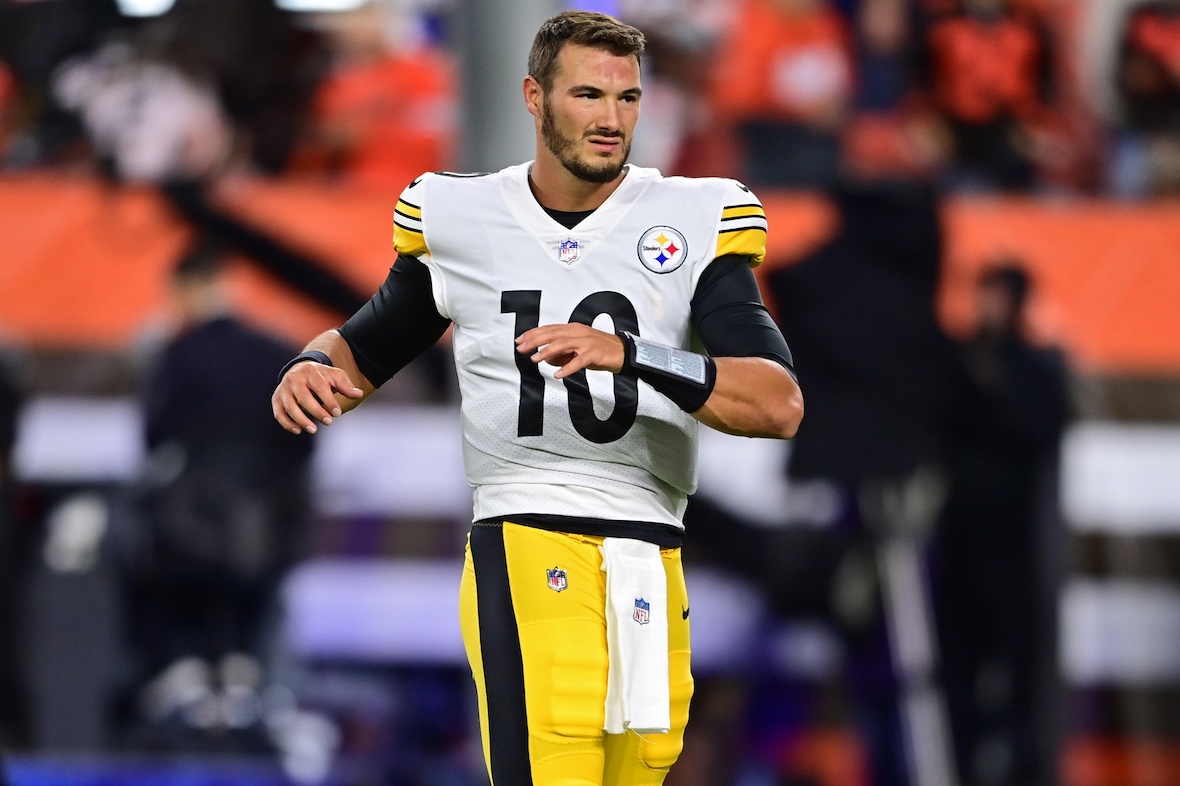 Steelers sign backup Mitch Trubisky to new contract