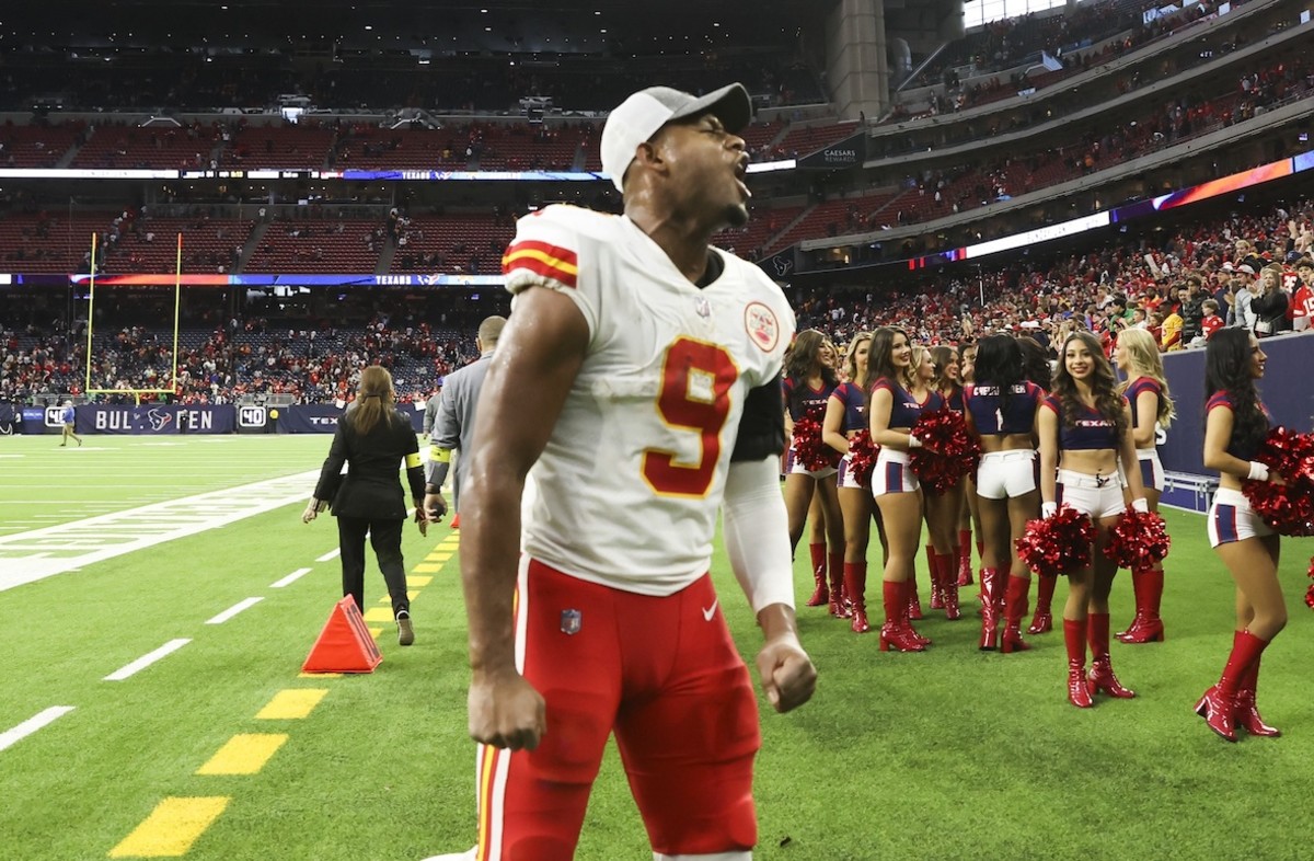 Former Pittsburgh Steelers WR JuJu Smith-Schuster is Officially a Super  Bowl Champion - Sports Illustrated Pittsburgh Steelers News, Analysis and  More