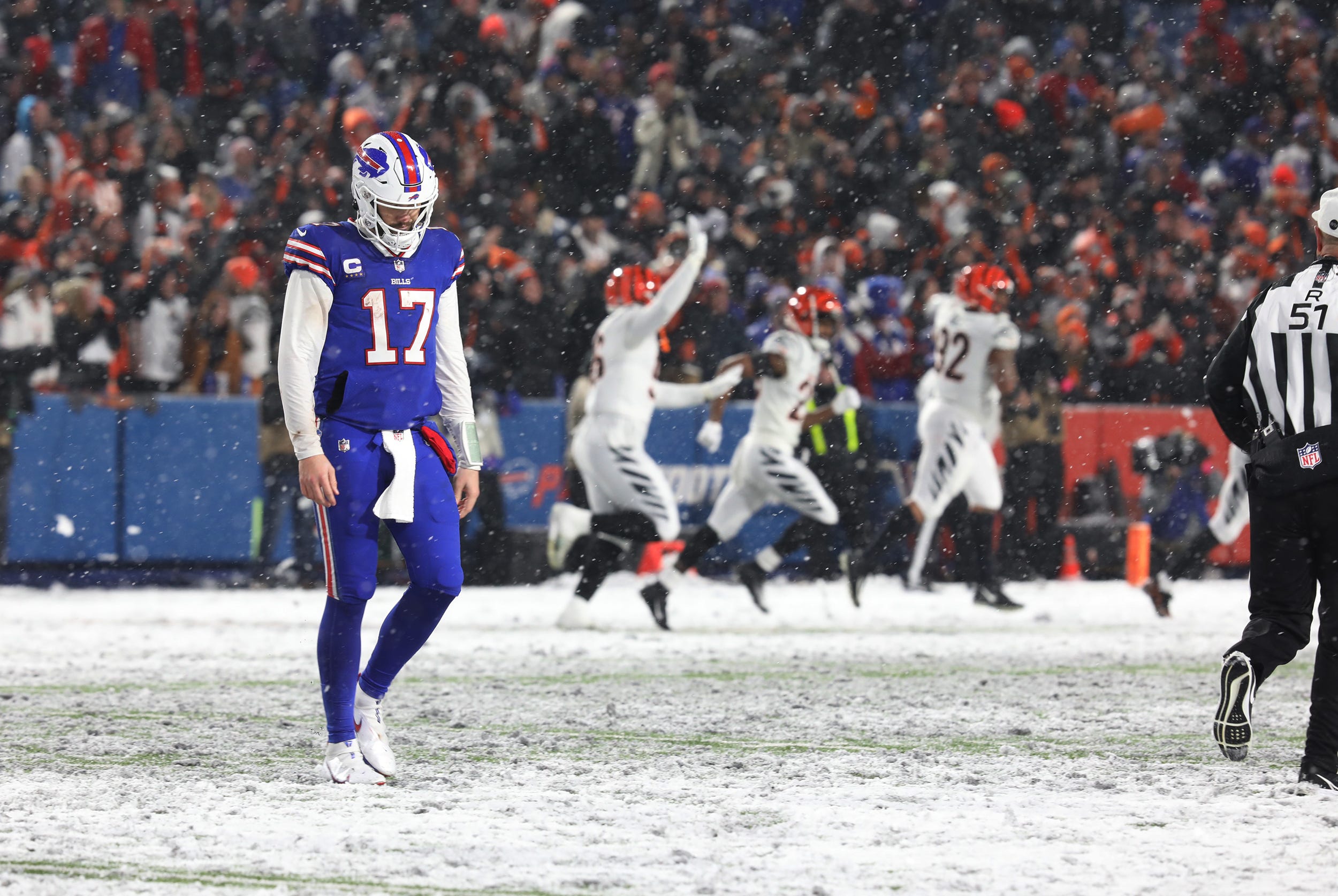 Buffalo Bills vs. Miami Dolphins Notebook: Tyreek Hill Silenced, Josh Allen  Dazzles - Sports Illustrated Buffalo Bills News, Analysis and More