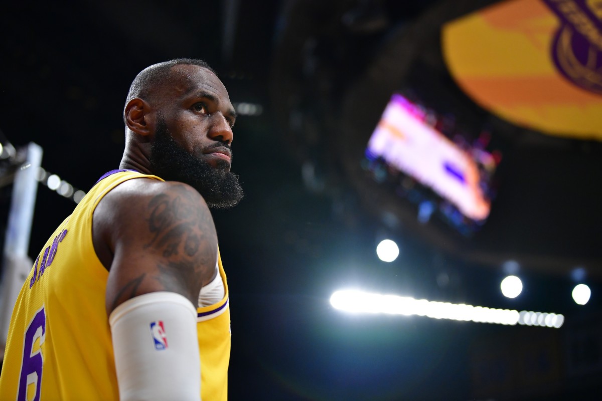 Lakers News: Writer Predicts LeBron James Requests Trade This Offseason ...