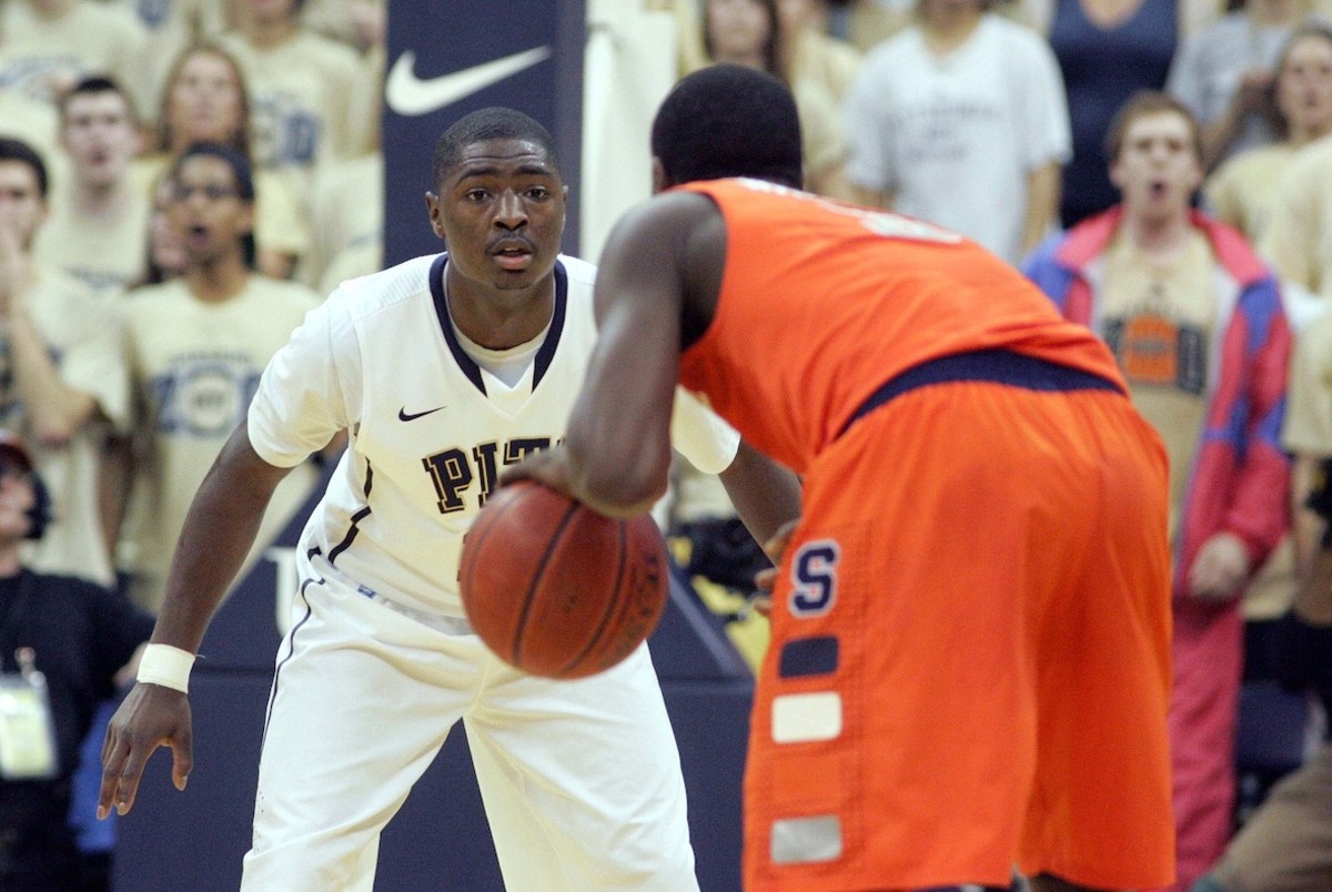 Pitt Basketball to Wear Stronger Than Hate Warmup Shirts - Pittsburgh  Sports Now