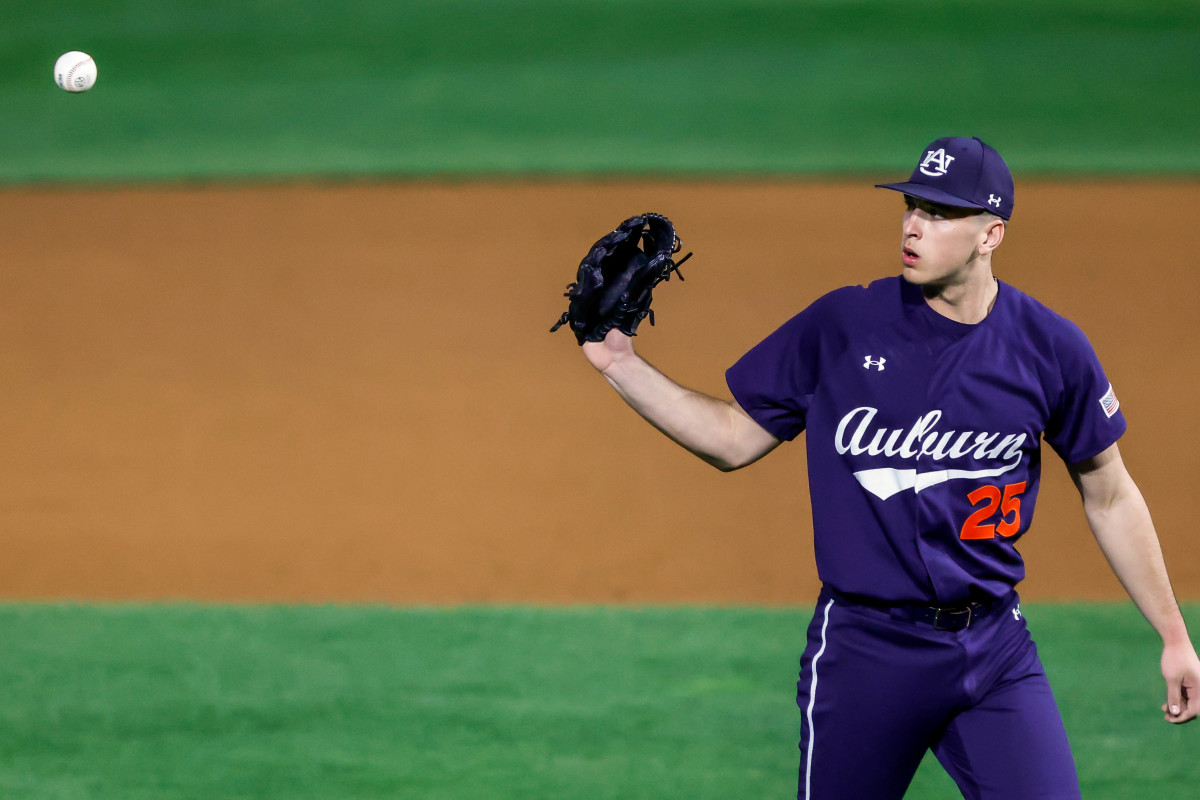 See Auburn's Cole Foster homer both sides of plate vs. SELU baseball