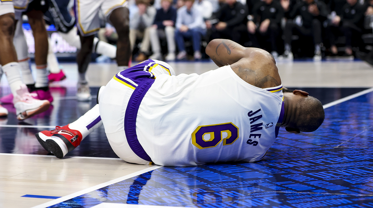 LeBron James injury update: Lakers Star will play Monday vs. Trail