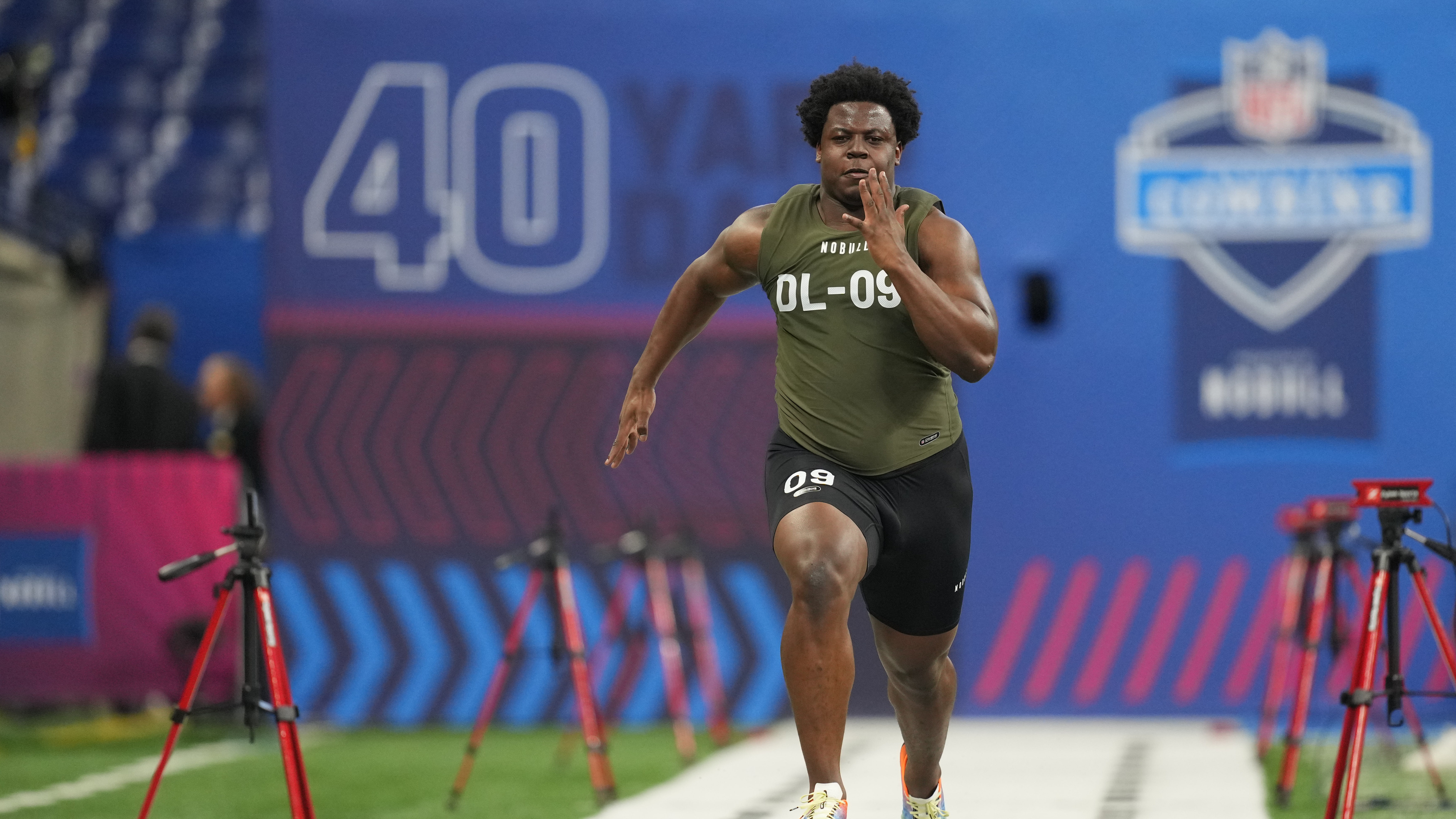 Calijah Kancey Outruns Aaron Donald With Blistering 40-Yard Dash