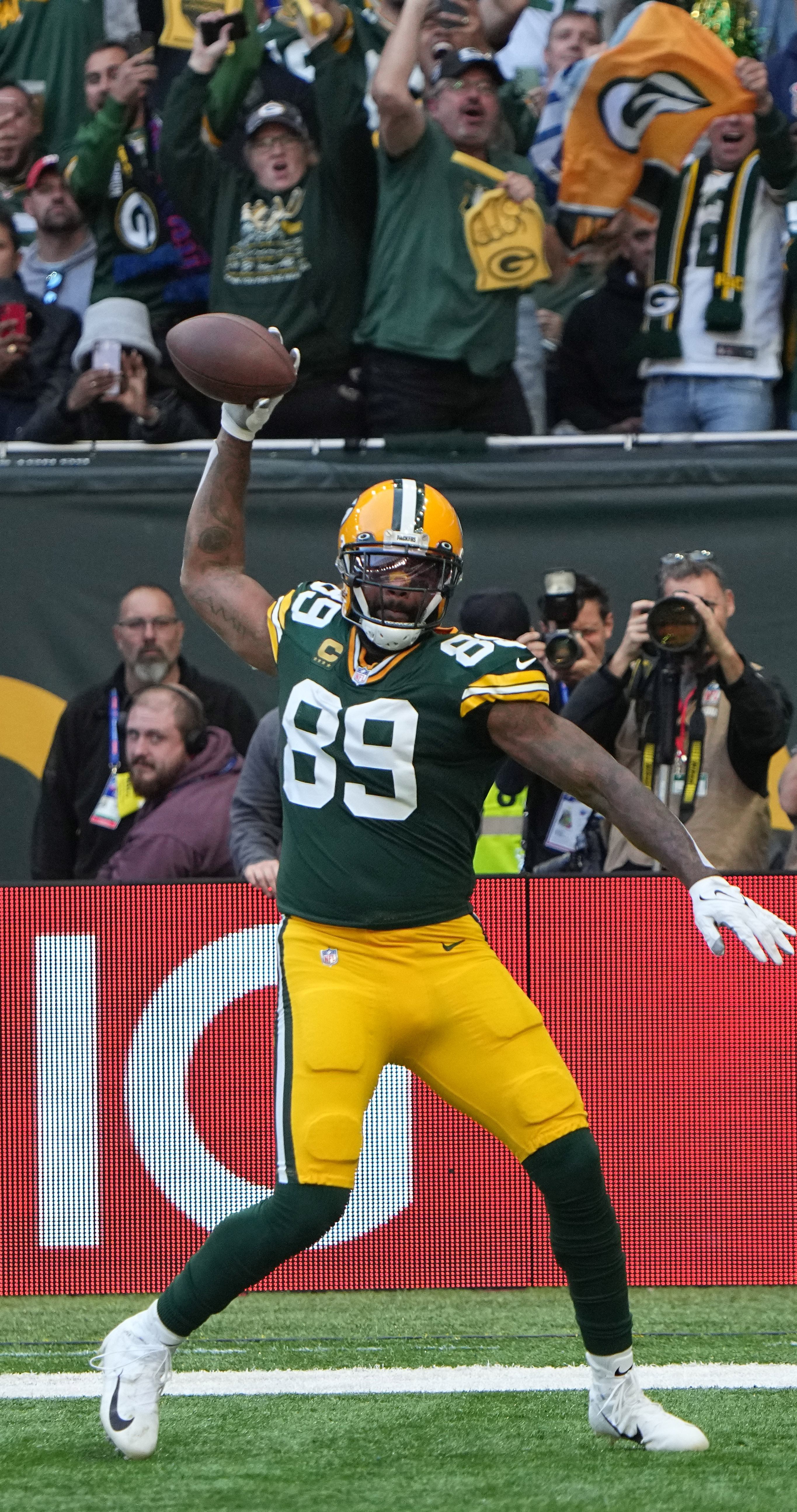 Packers open to TE Marcedes Lewis returning in 2021