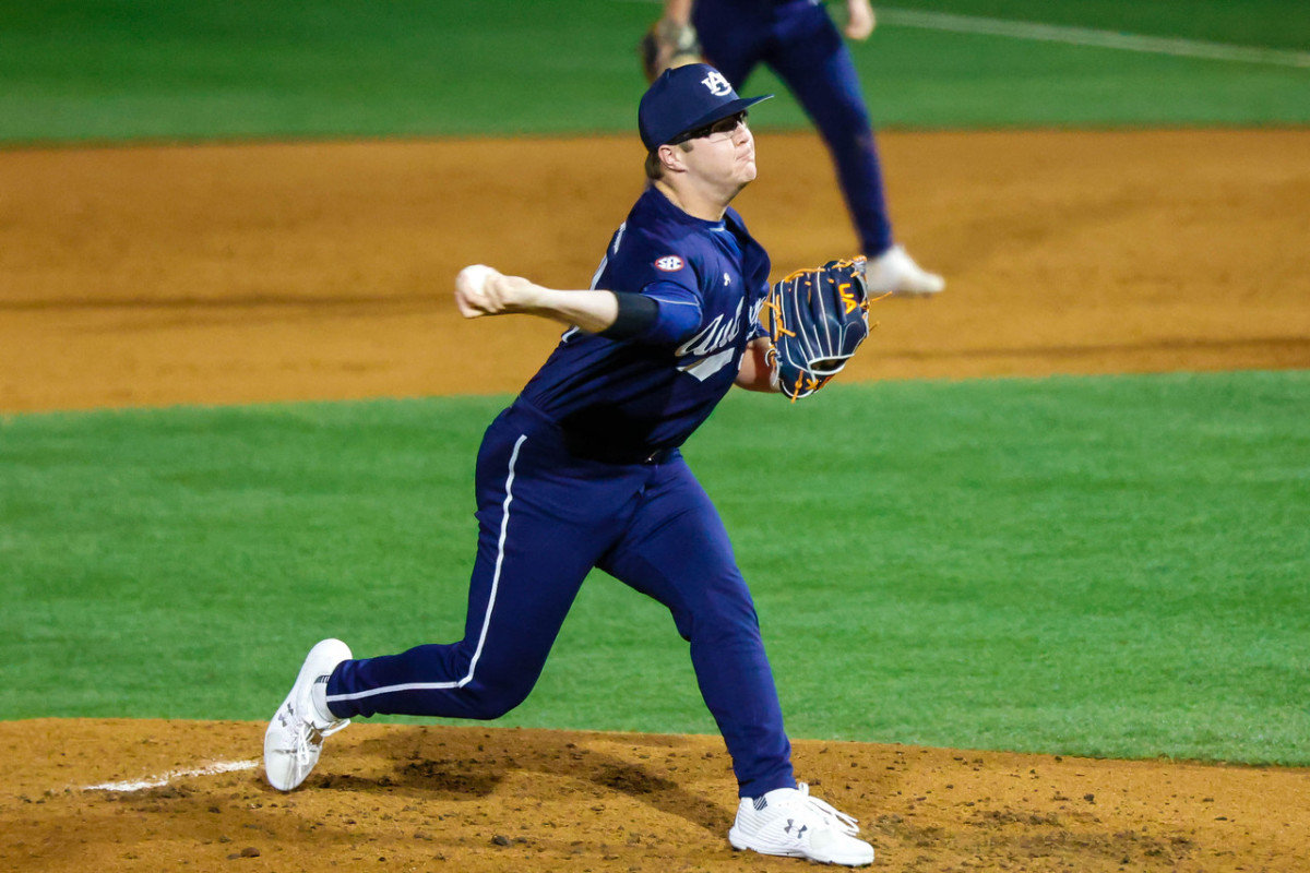 See Auburn's Cole Foster homer both sides of plate vs. SELU baseball