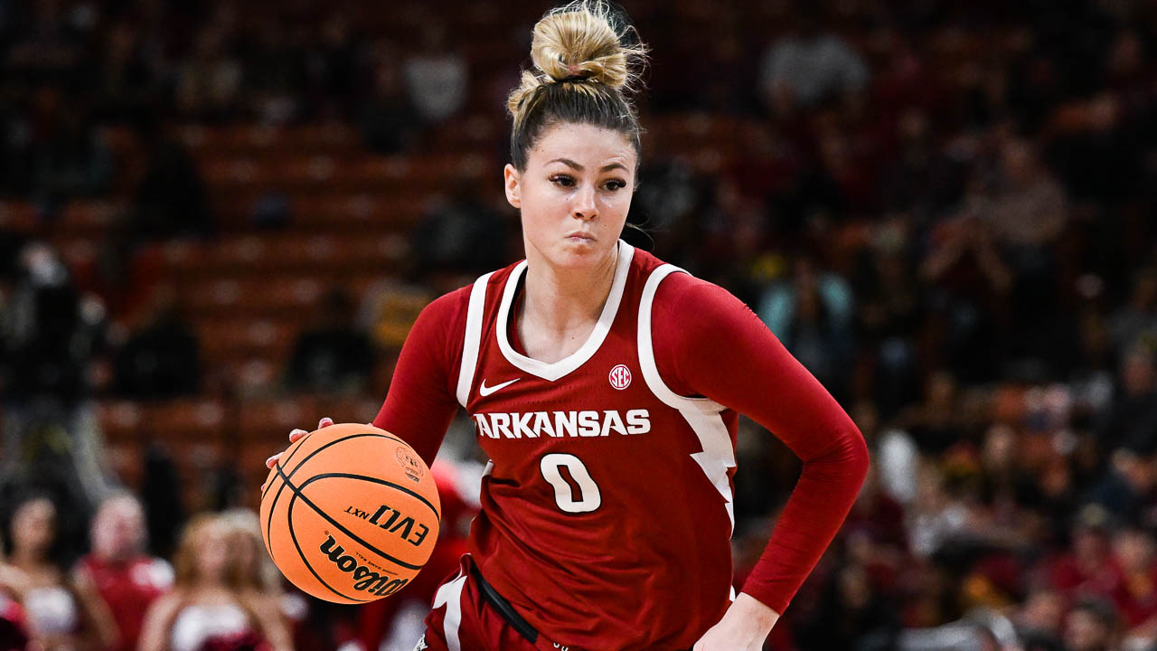 Razorbacks get overwhelmed in final period against South Carolina - Sports Illustrated All Hogs