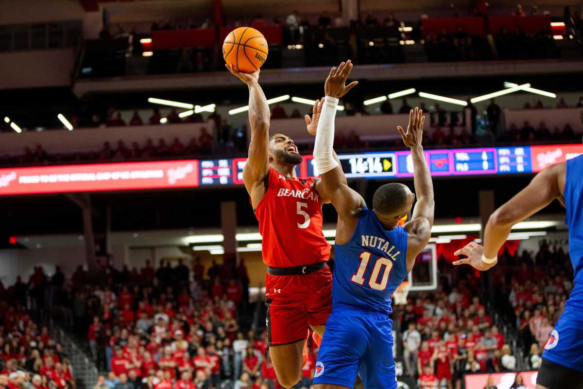 Three Man Weave: Cincinnati Basketball Cruises 97-74 Over SMU On Senior ...