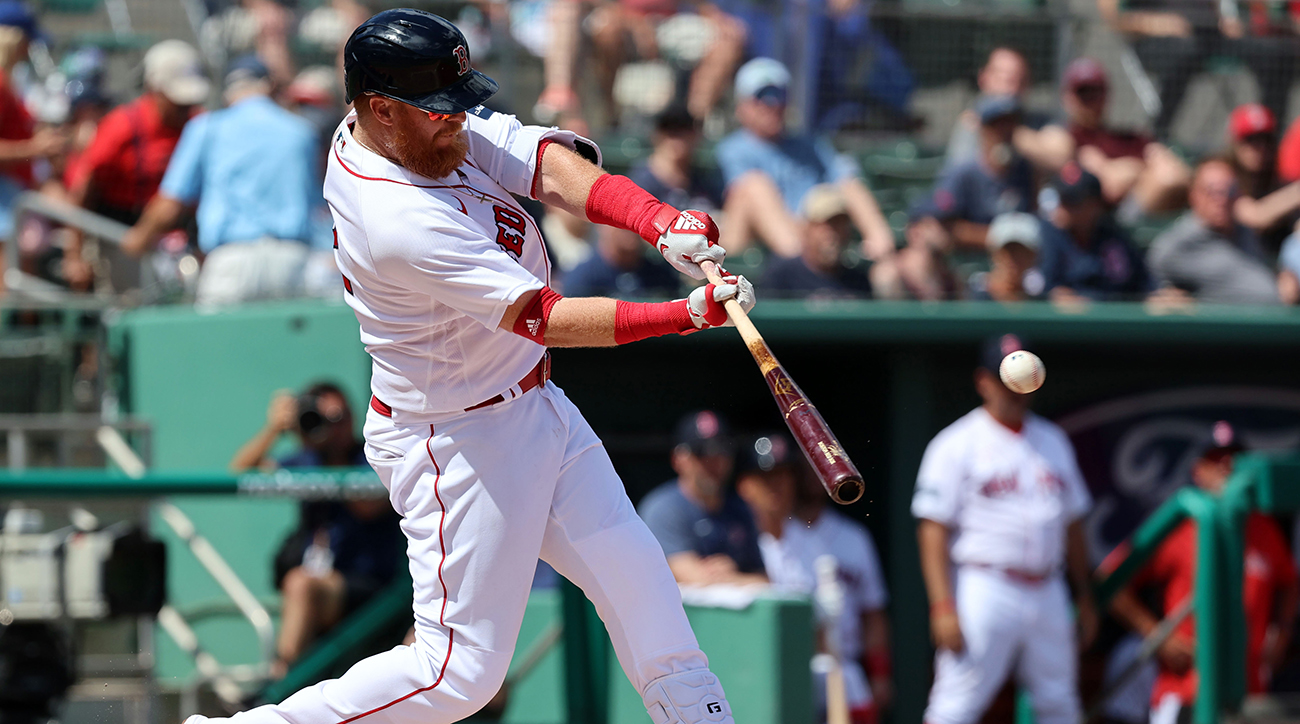 What happened to Justin Turner? Red Sox hitter leaves game vs Mariners early