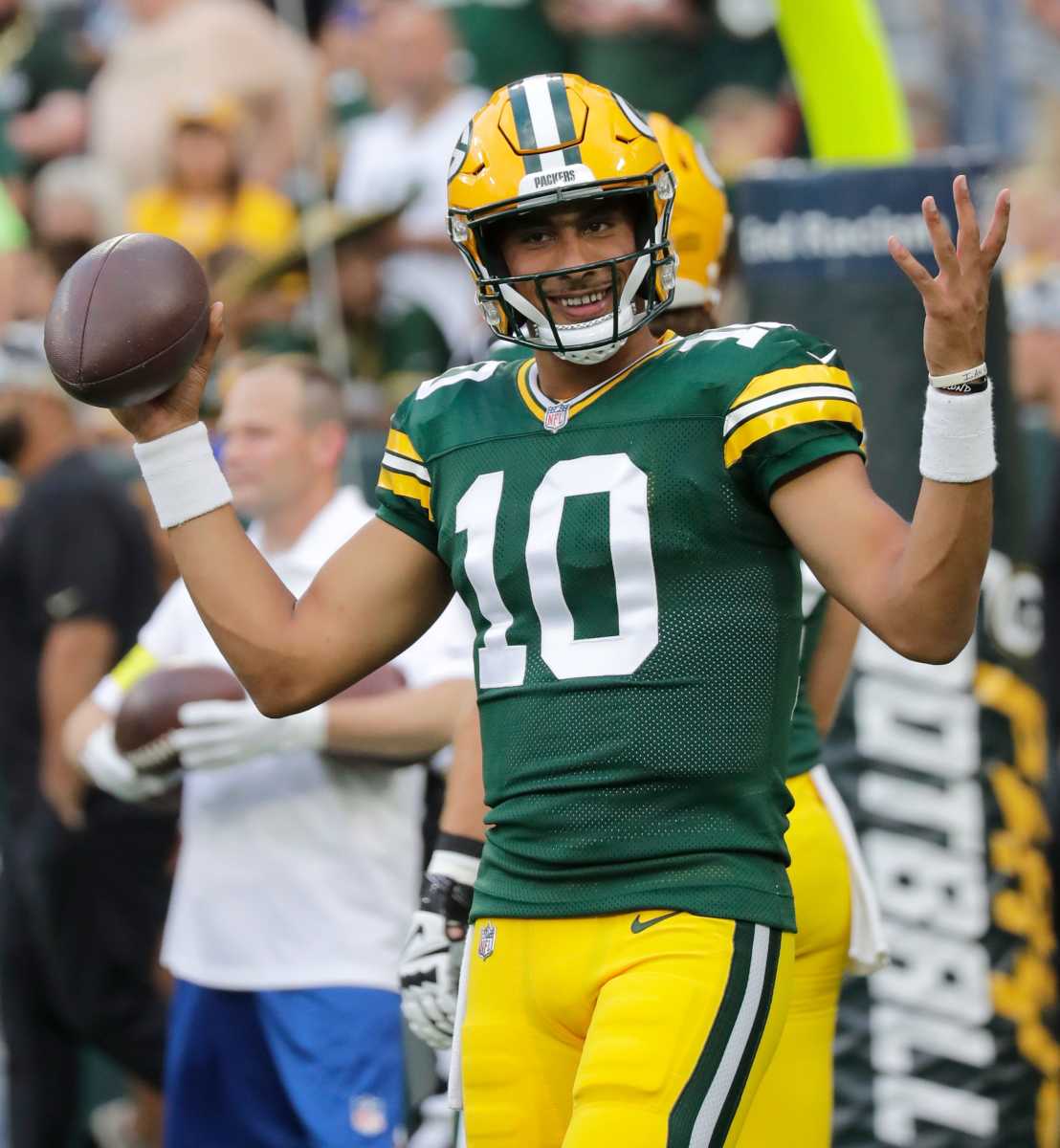 After Sitting In Aaron Rodgers' Shadow For Three Years, Jordan Love Finally  Begins His Reign As The Starting Quarterback Of The Green Bay Packers