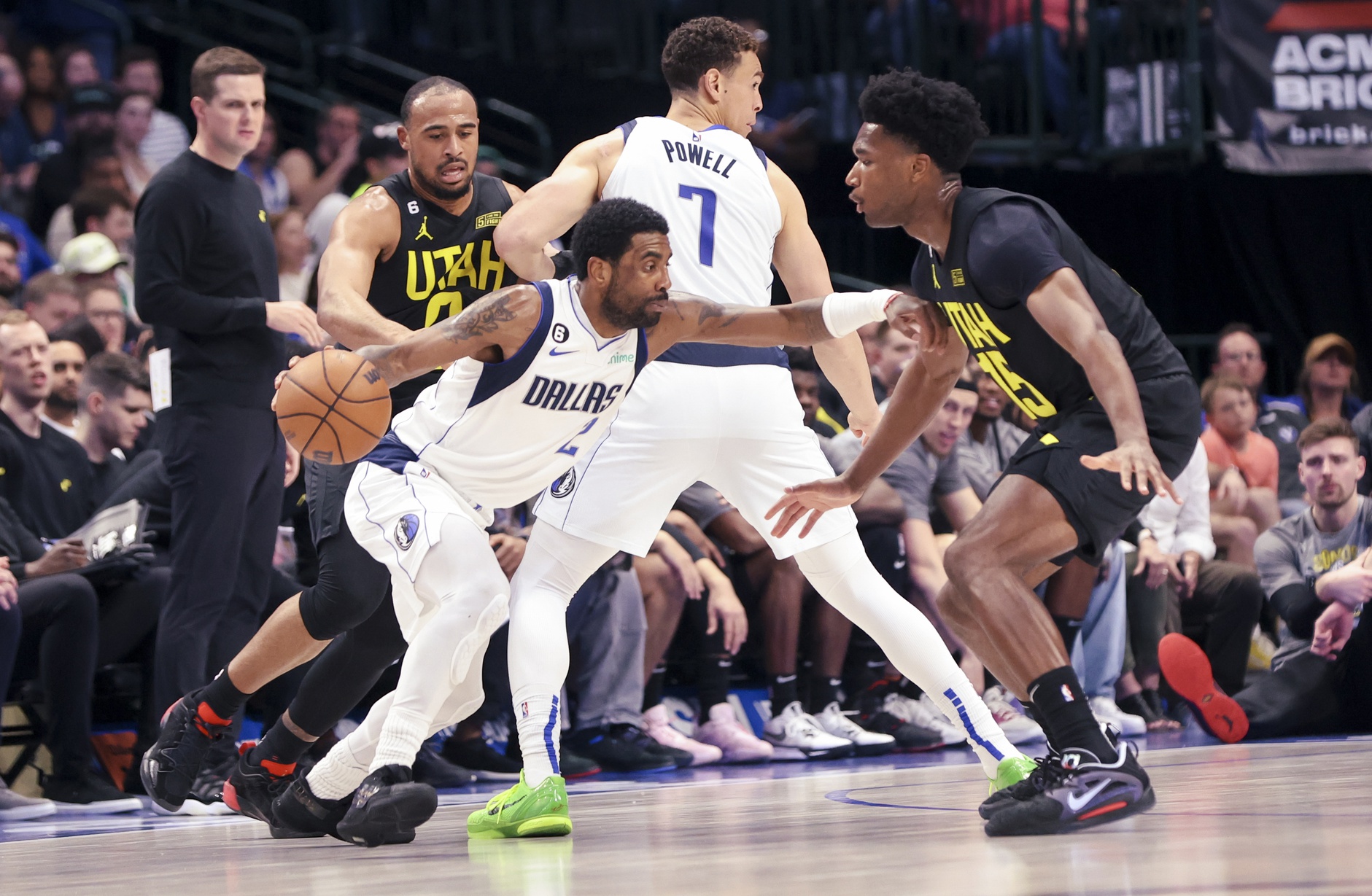 Kyrie Irving's Clutch Play Leads Mavs to Win Against Jazz | Flipboard