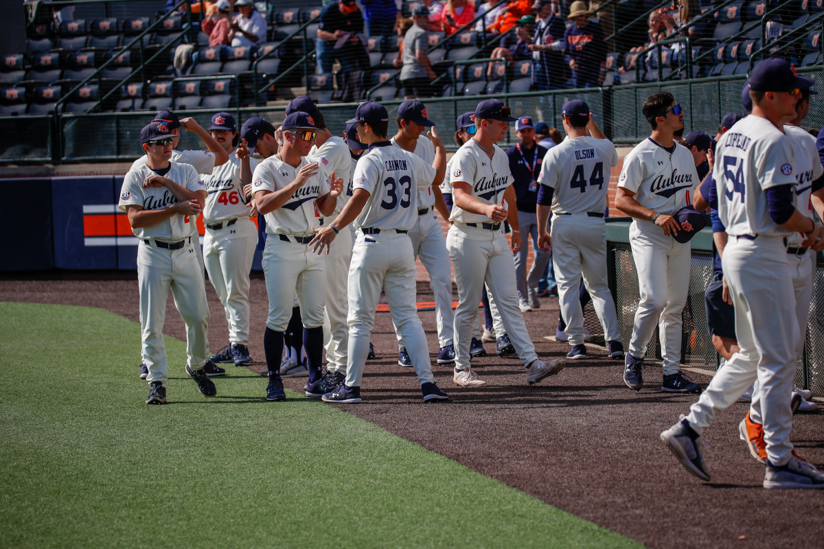 Auburn baseball opens season with sweep over Maine