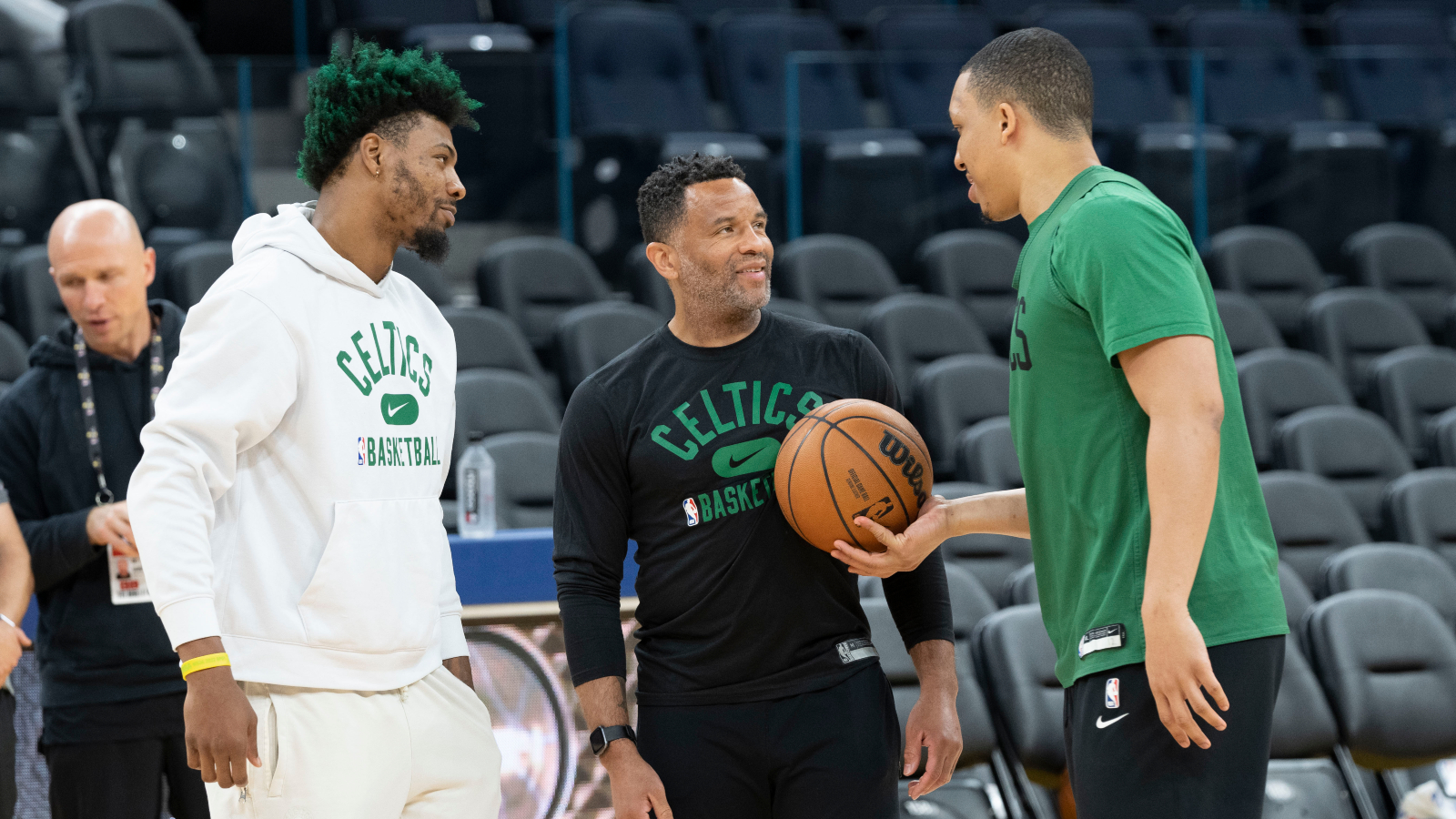 Celtics notebook: Assistant coach Damon Stoudamire to become head coach at  Georgia Tech
