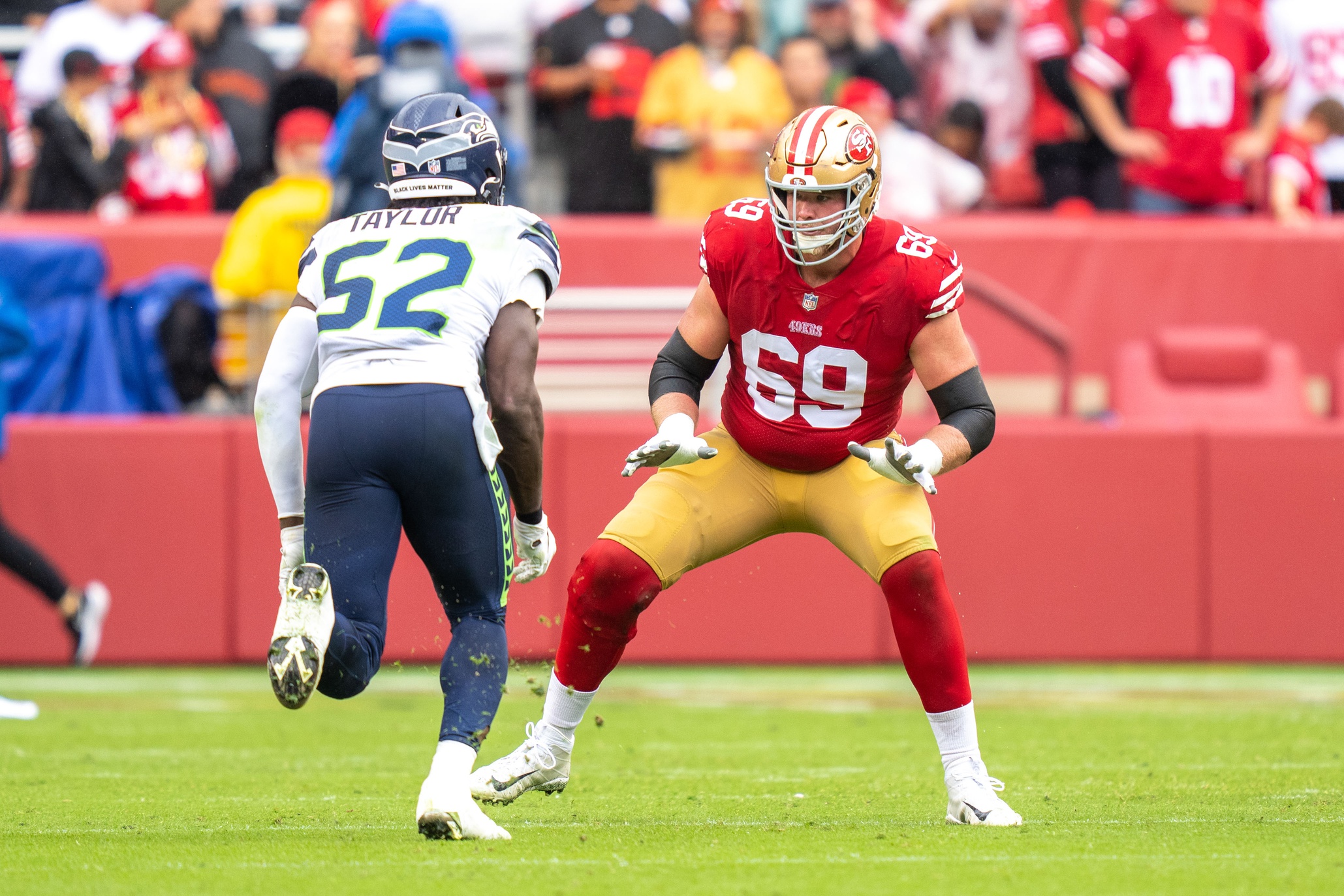 Broncos sign former 49ers tackle Mike McGlinchey to massive deal