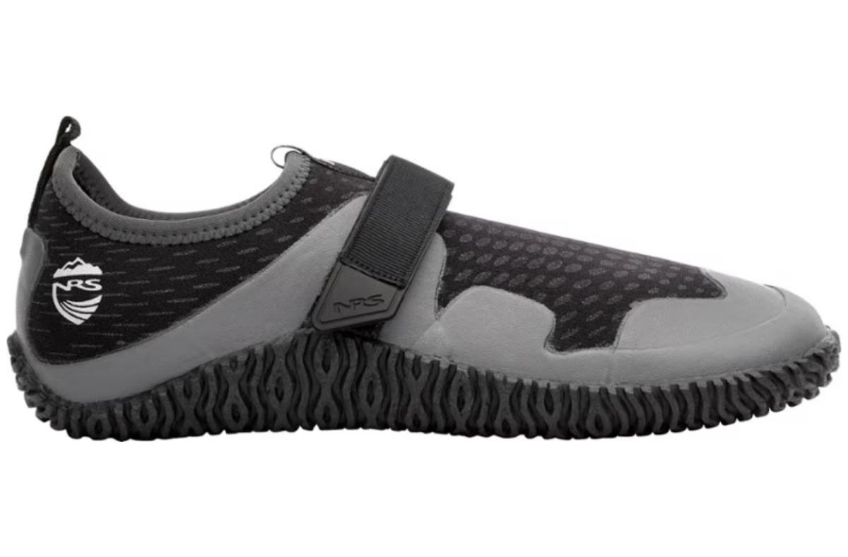 16 Best Water Shoes for Travelers (2022)