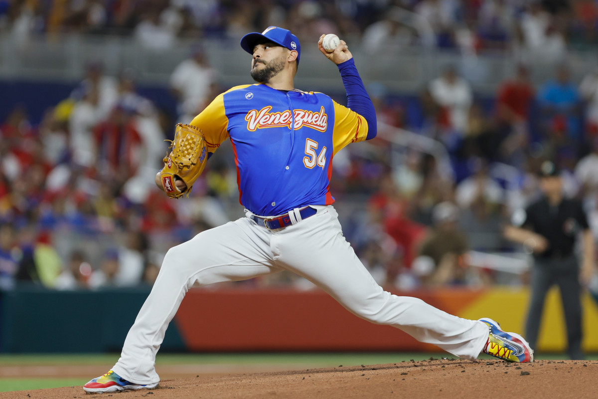 Texas Rangers Ace Martín Pérez Gains 'Control' for Venezuela Against  Dominican Republic in World Baseball Classic - Sports Illustrated Texas  Rangers News, Analysis and More