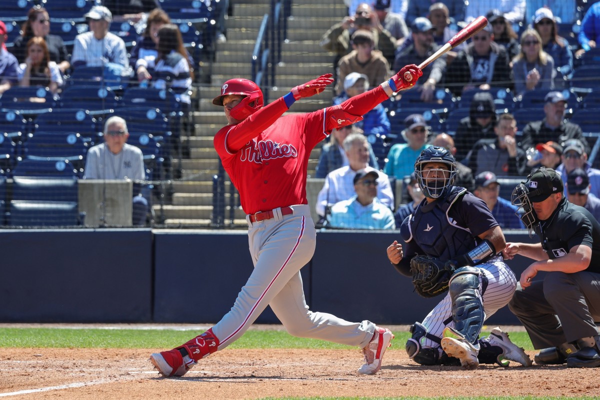 CLEARWATER, FL - MARCH 07: Rhys Hoskins (17) of the Phillies