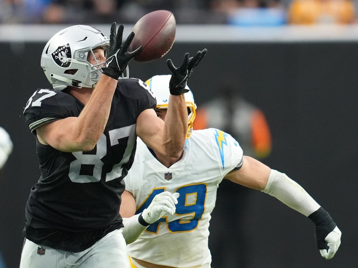 Saints Hosting Free Agent TE Foster Moreau - Sports Illustrated