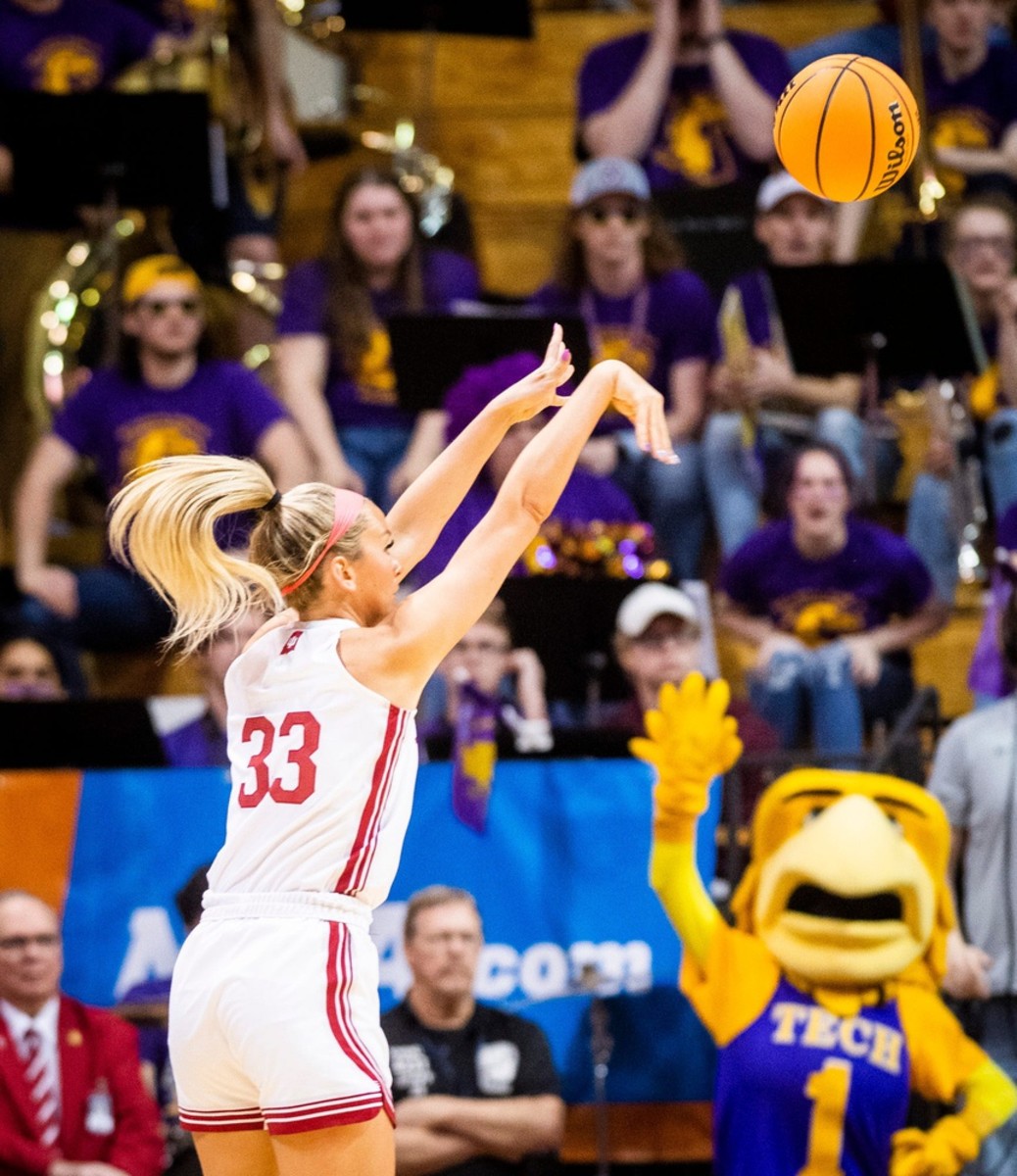 Parrish Leads Indiana Womens Basketball To Ncaa Tournament First Round Win Over Tennessee Tech 9625