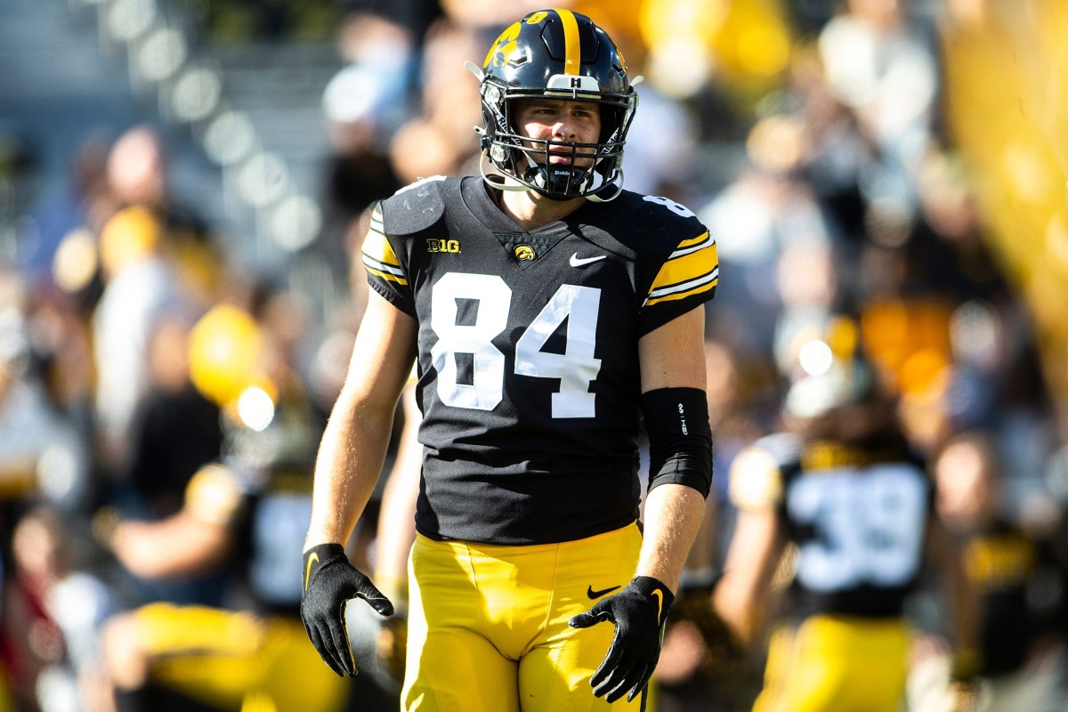 Former Hawkeye tight ends set up for big seasons in NFL - The