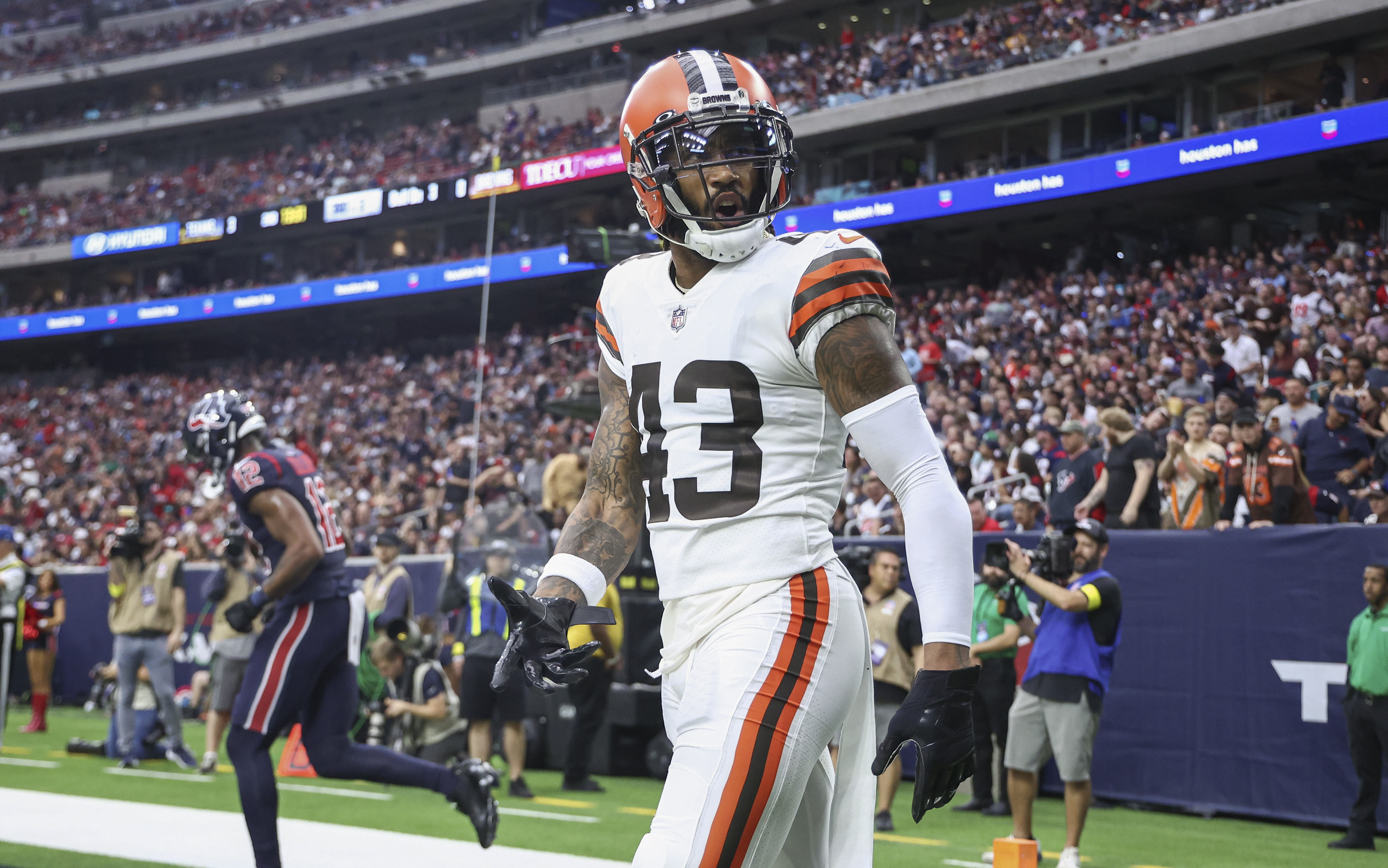 Browns Trading for Chargers Kicker and Are Set to Waive York - Sports  Illustrated Cleveland Browns News, Analysis and More