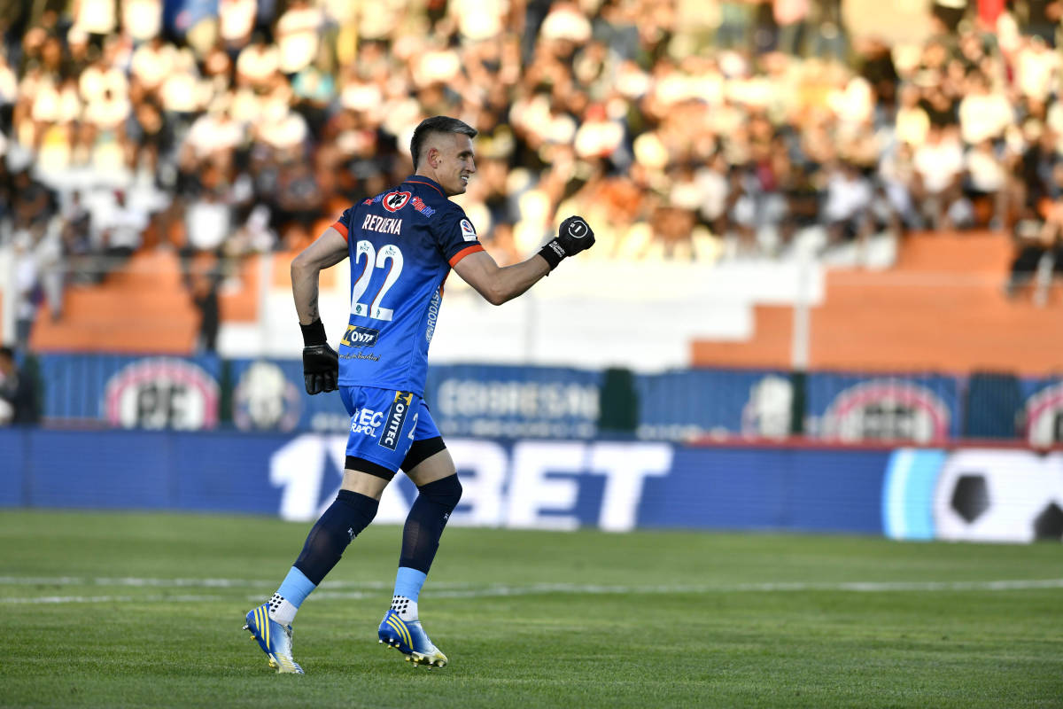 Argentine goalkeeper Leandro Requena pictured celebrating after scoring direct from a goal kick for Cobresal against Colo-Colo in Chile in March 2023