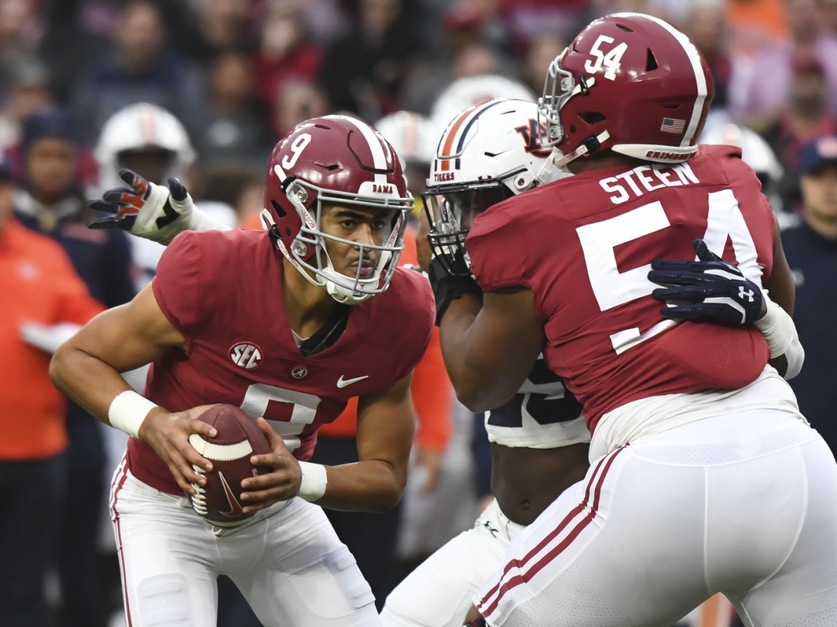 Titans’ Offensive Line Coach Gets HandsOn at Alabama Pro Day Sports