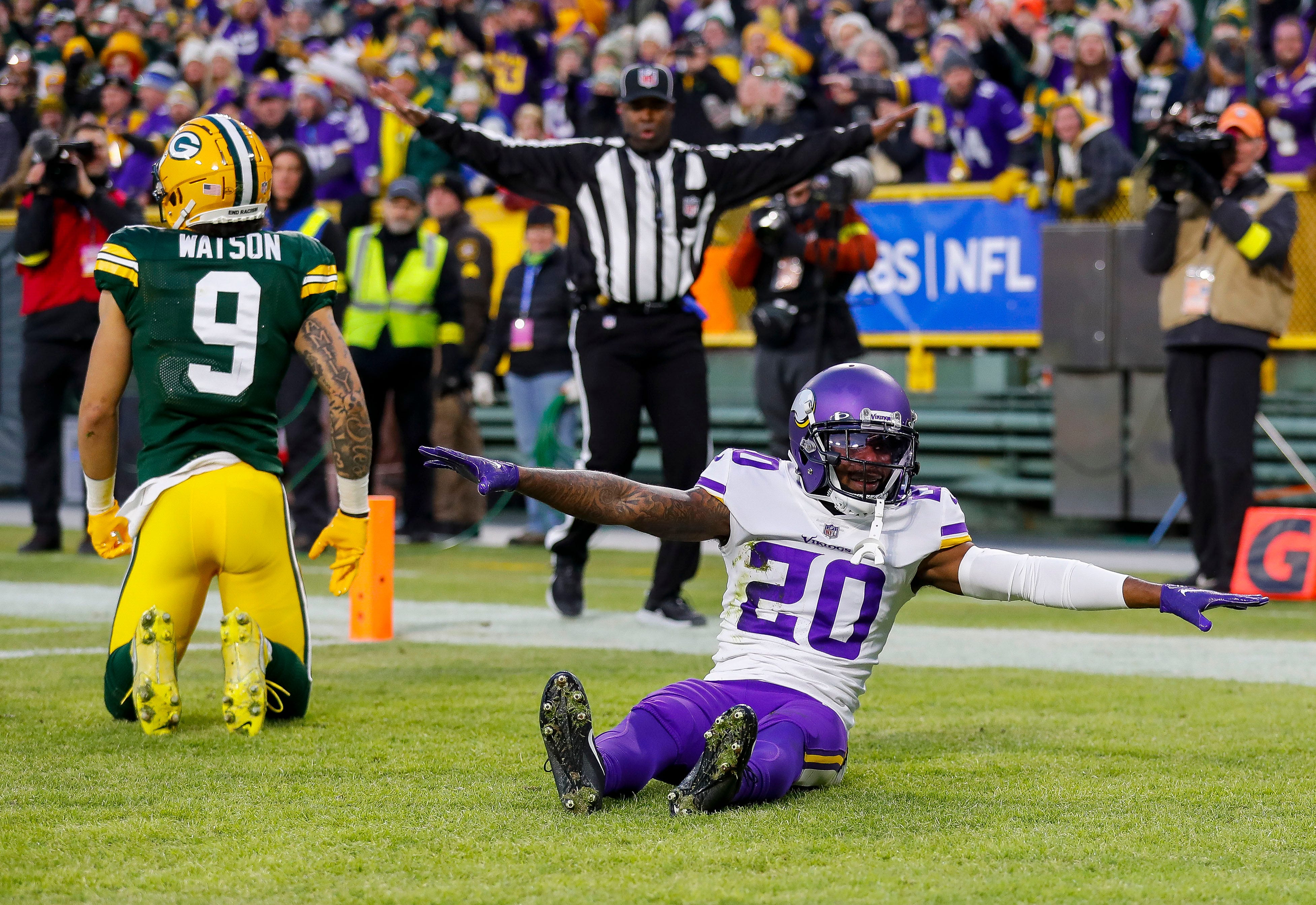 Cornerback Duke Shelley embraces a roller coaster outing during first  Vikings start