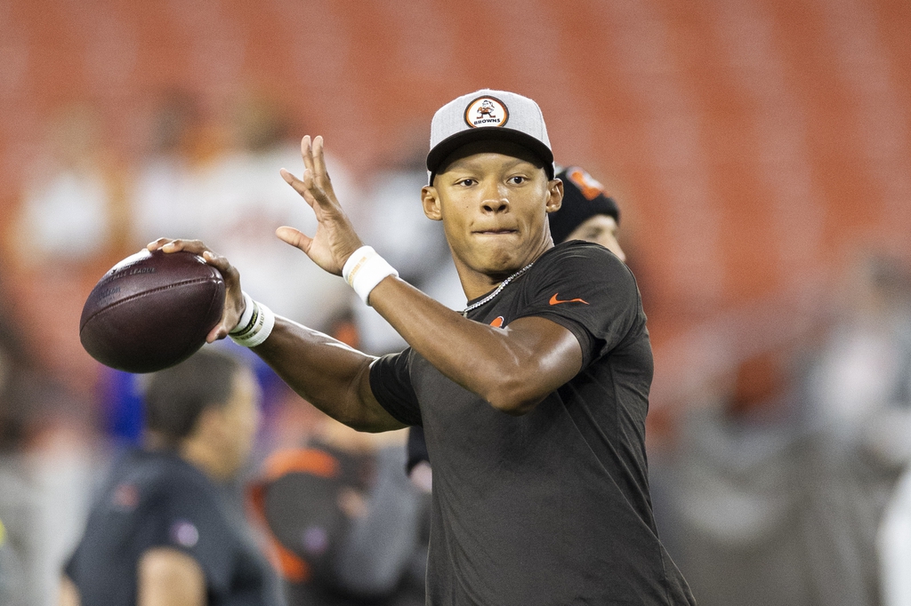 Browns sign QB Josh Dobbs