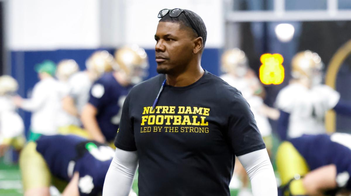 Deland McCullough Has Proven To Be An Outstanding Hire For Notre Dame -  Sports Illustrated Notre Dame Fighting Irish News, Analysis and More