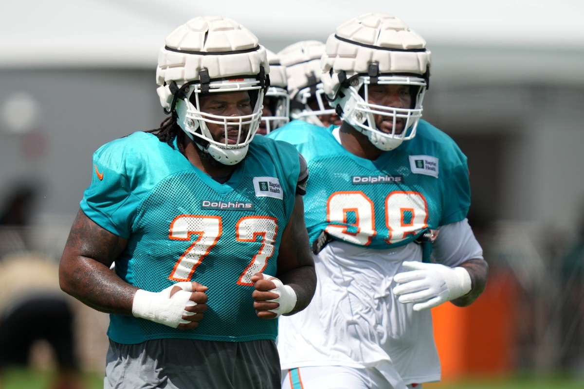 Dolphins re-sign Jenkins