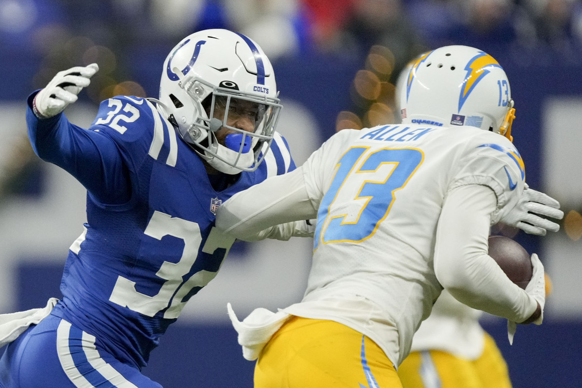 Colts take advantage of Ballard's emphasis on roster depth