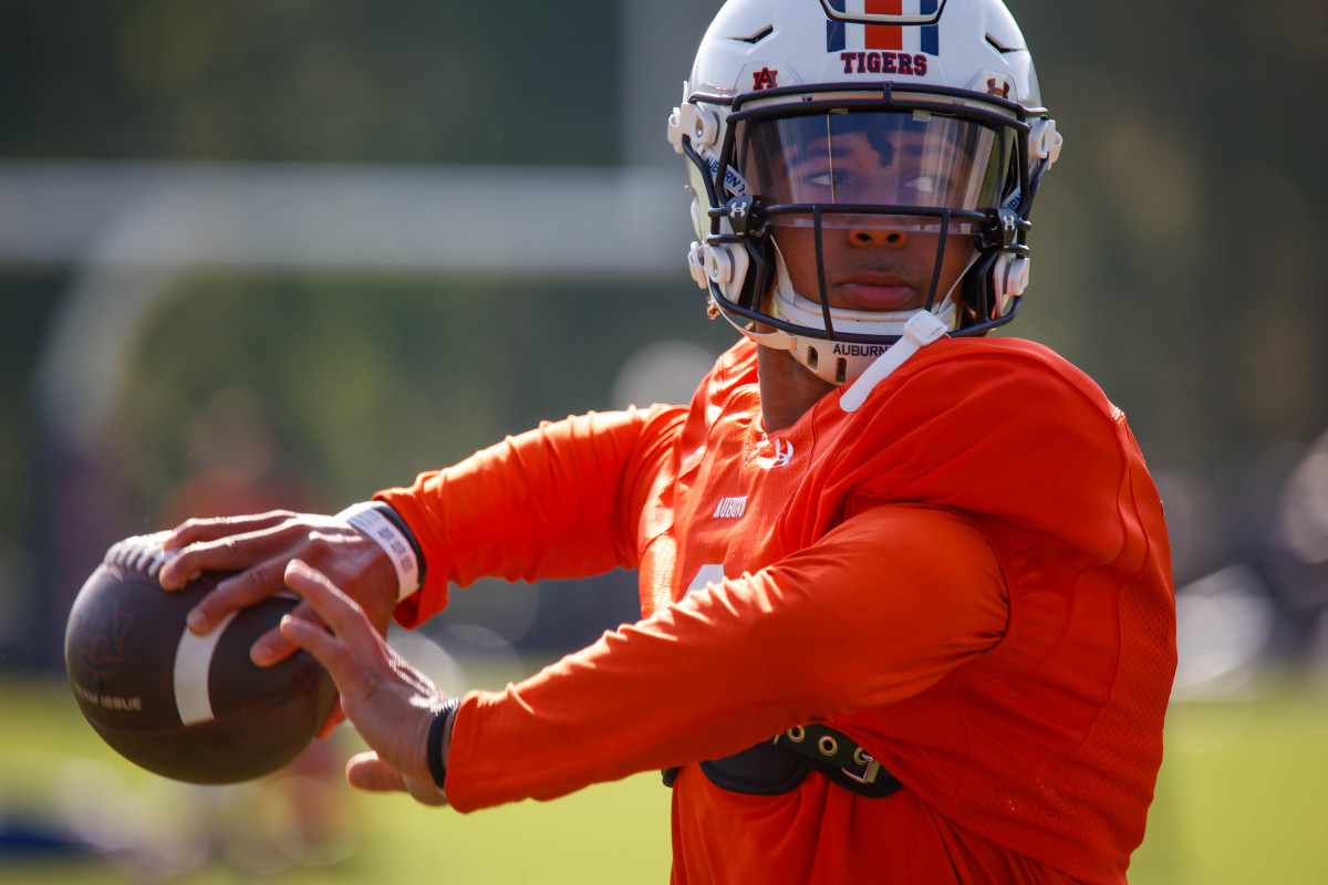 Auburn football practice observations: Holden Geriner with the first-team -  Sports Illustrated Auburn Tigers News, Analysis and More