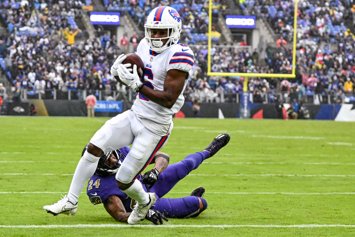 Oct 2, 2022; Baltimore, Maryland, USA; Buffalo Bills wide receiver Isaiah McKenzie (6) runs past Baltimore Ravens cornerback Marcus Peters (24) for a second quarter touchdown at M&T Bank Stadium. Mandatory Credit: Tommy Gilligan-USA TODAY Sports