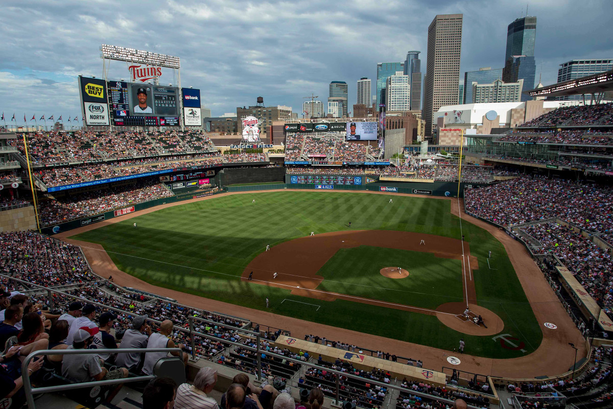 The 9 Best Baseball Stadiums in the United States - Men's Journal