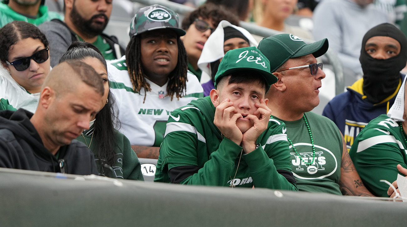 The Jets Had the Perfect Self-Depreciating Tweet About Their First 'SNF'  Game in 12 Years - Sports Illustrated