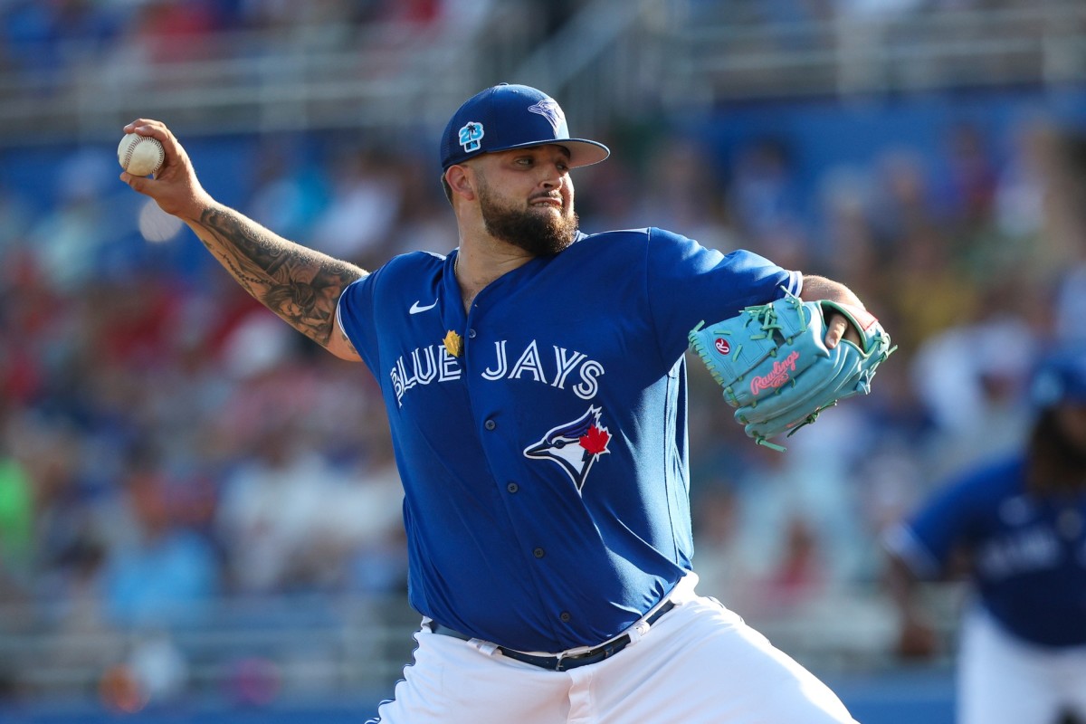 WATCH: Toronto Blue Jays starting pitcher Alek Manoah Tossed From Orioles  Game - Sports Illustrated West Virginia Mountaineers News, Analysis and More