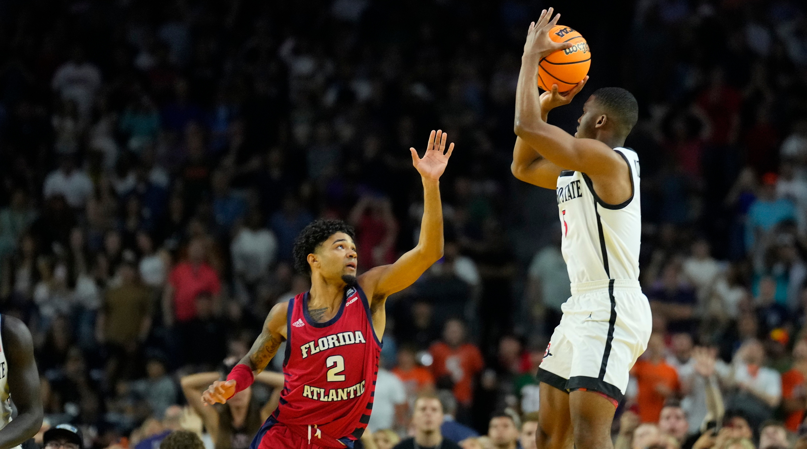 Butler's buzzer-beater sends San Diego State to title game