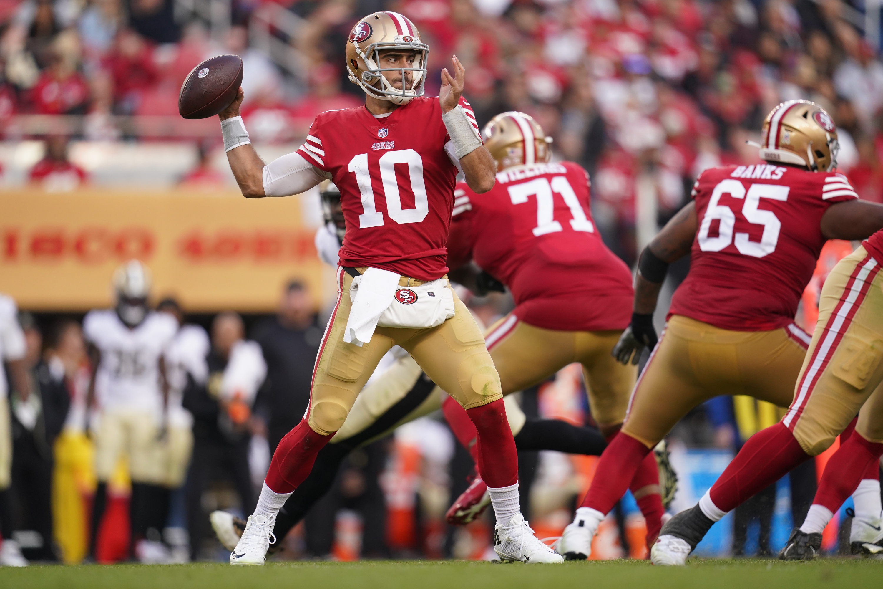 Jimmy Garoppolo working overtime with his Raiders teammates and Josh  McDaniels - Sports Illustrated