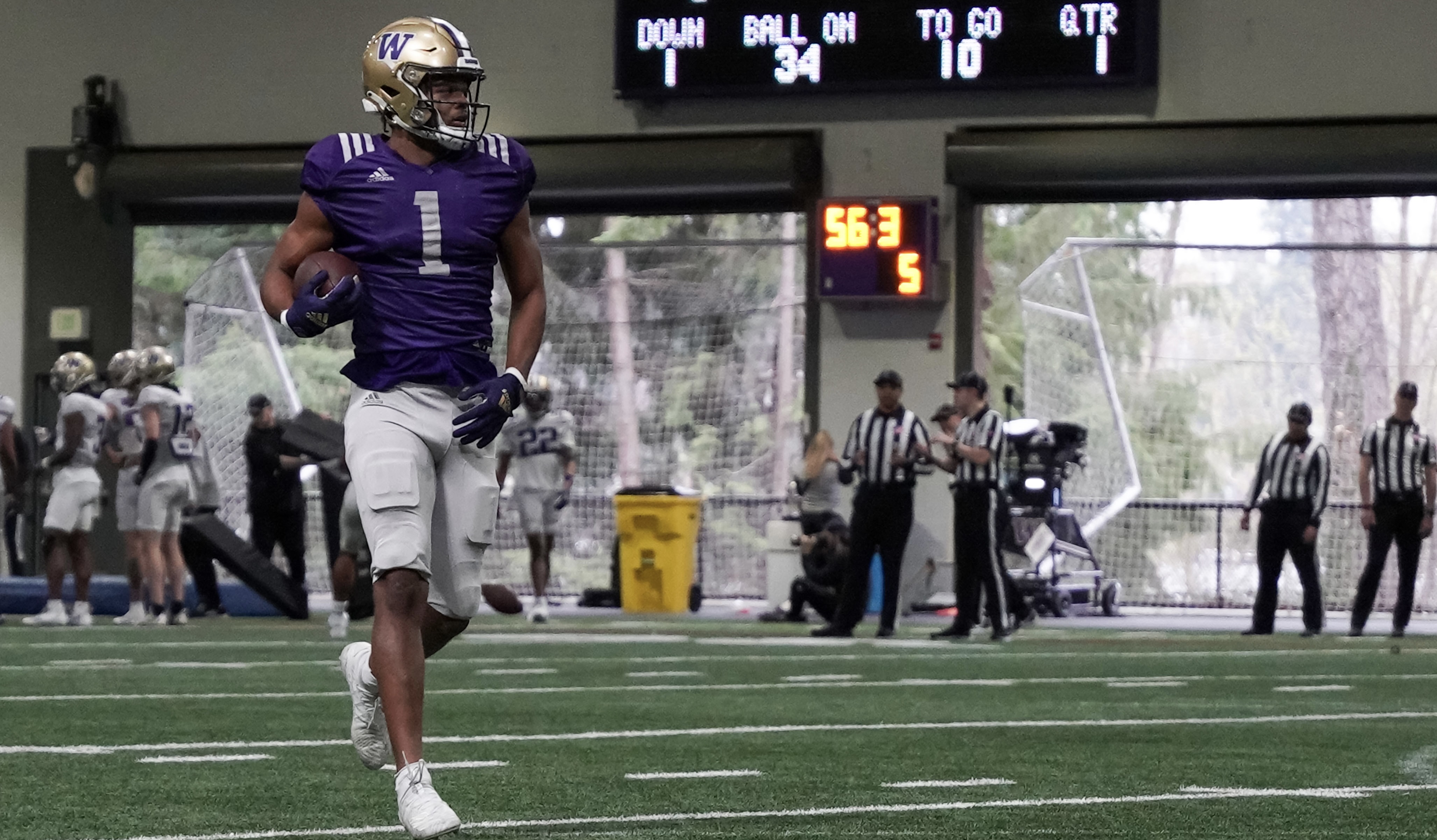 Huskies Dress for Success with New Uniforms - Sports Illustrated Washington  Huskies News, Analysis and More