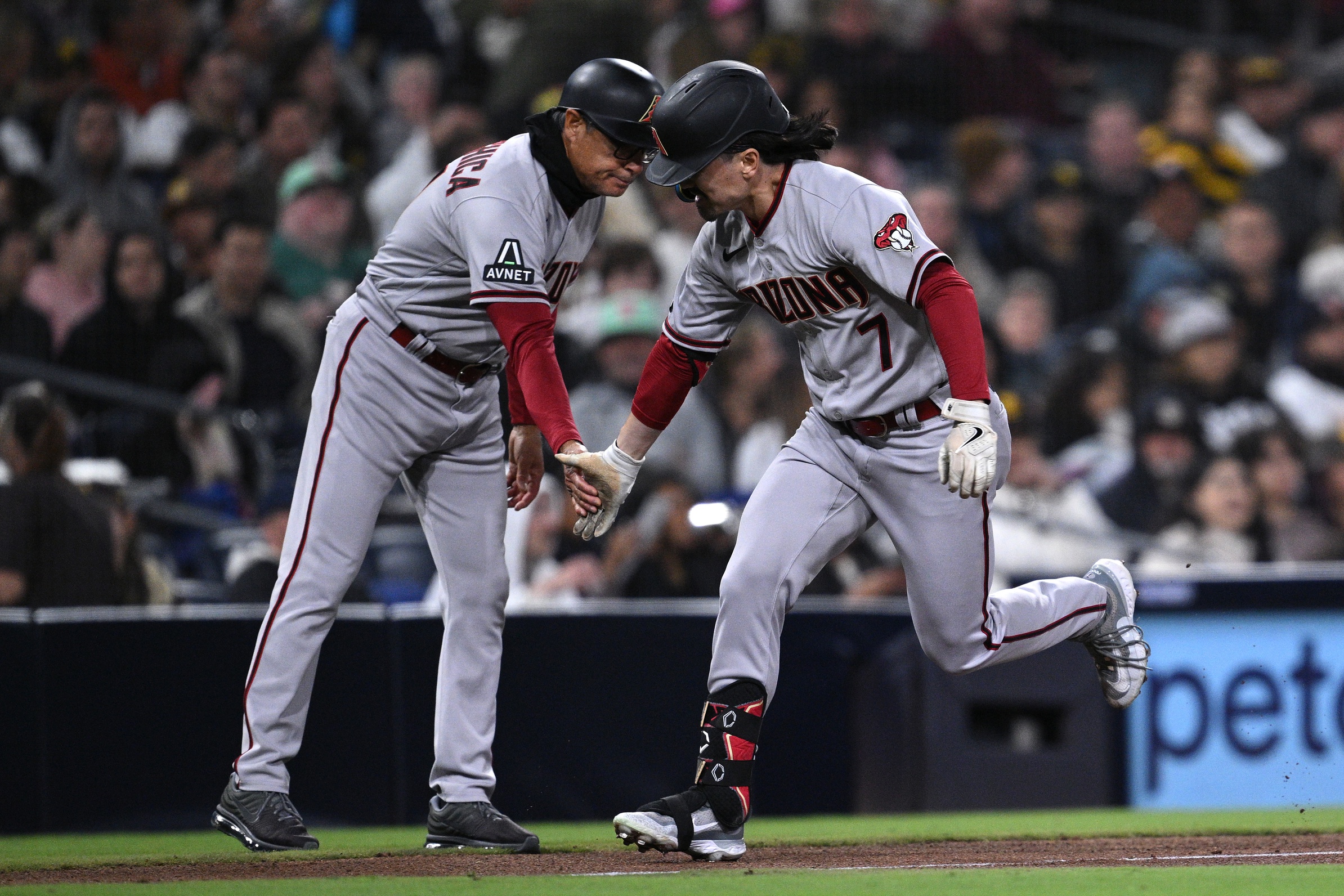 Carroll and Walker hit back-to-back homers to spark the Diamondbacks past  the Rays 8-4