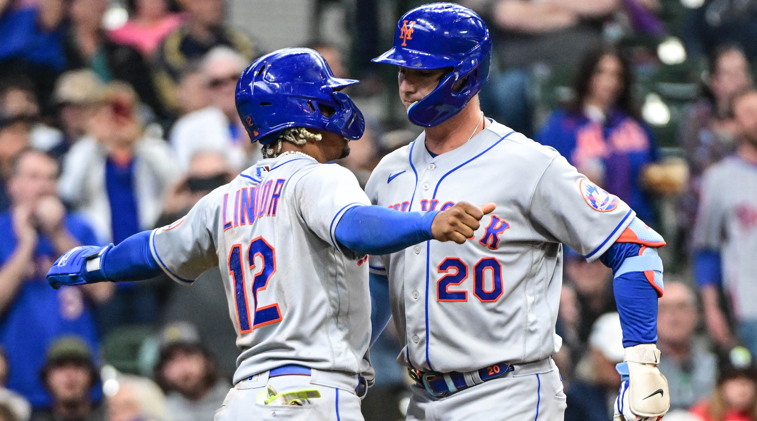 Mets' Pete Alonso homers off Corbin Burnes to tie the game