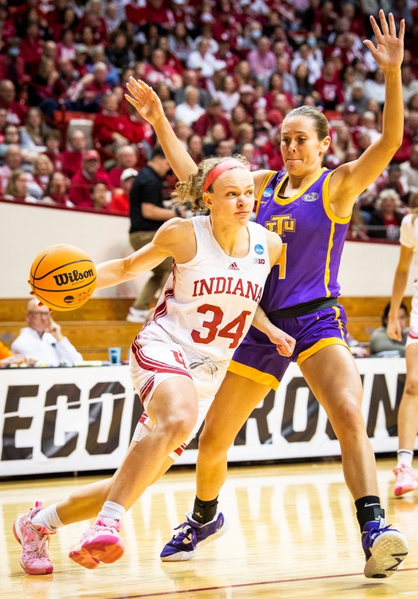 WA native Hailey Van Lith returns to Seattle with Louisville