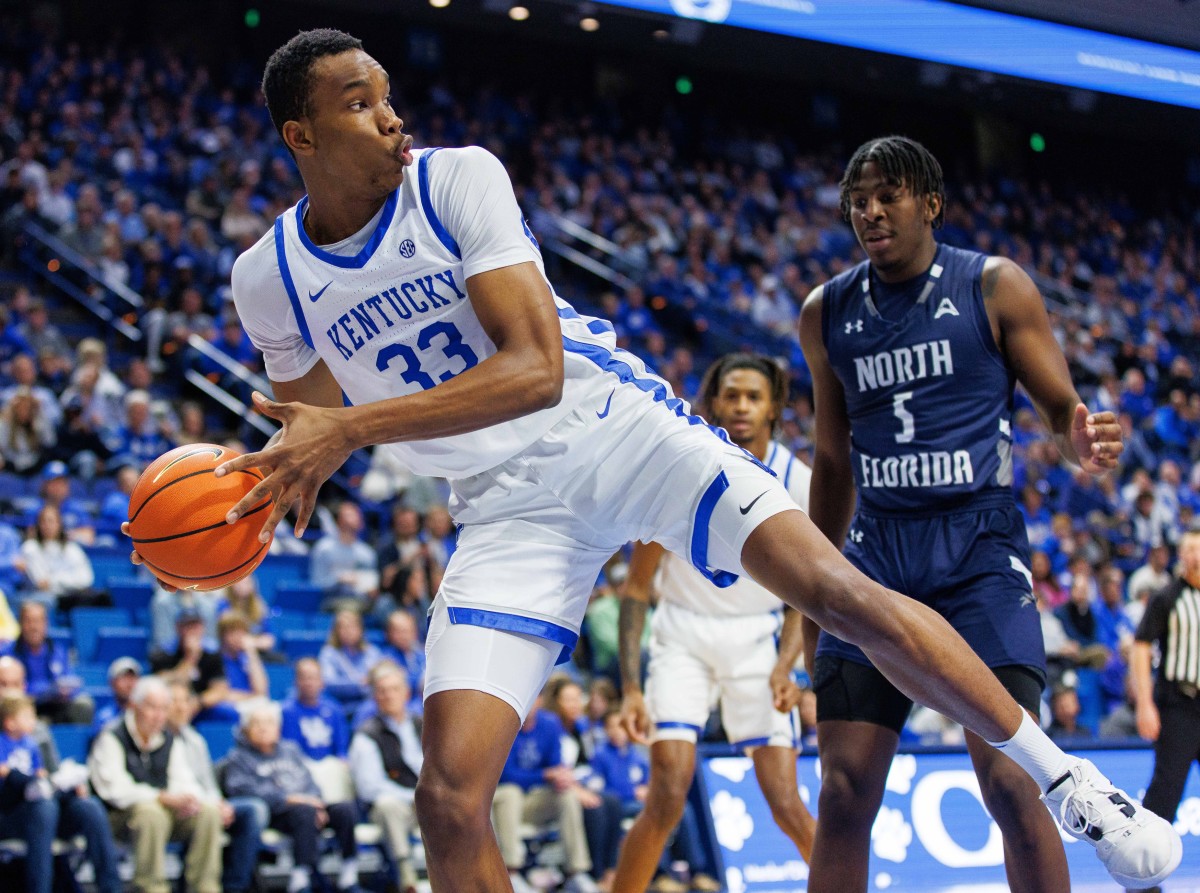 Ugonna Onyenso Returning to Kentucky for Sophomore Season - Sports ...