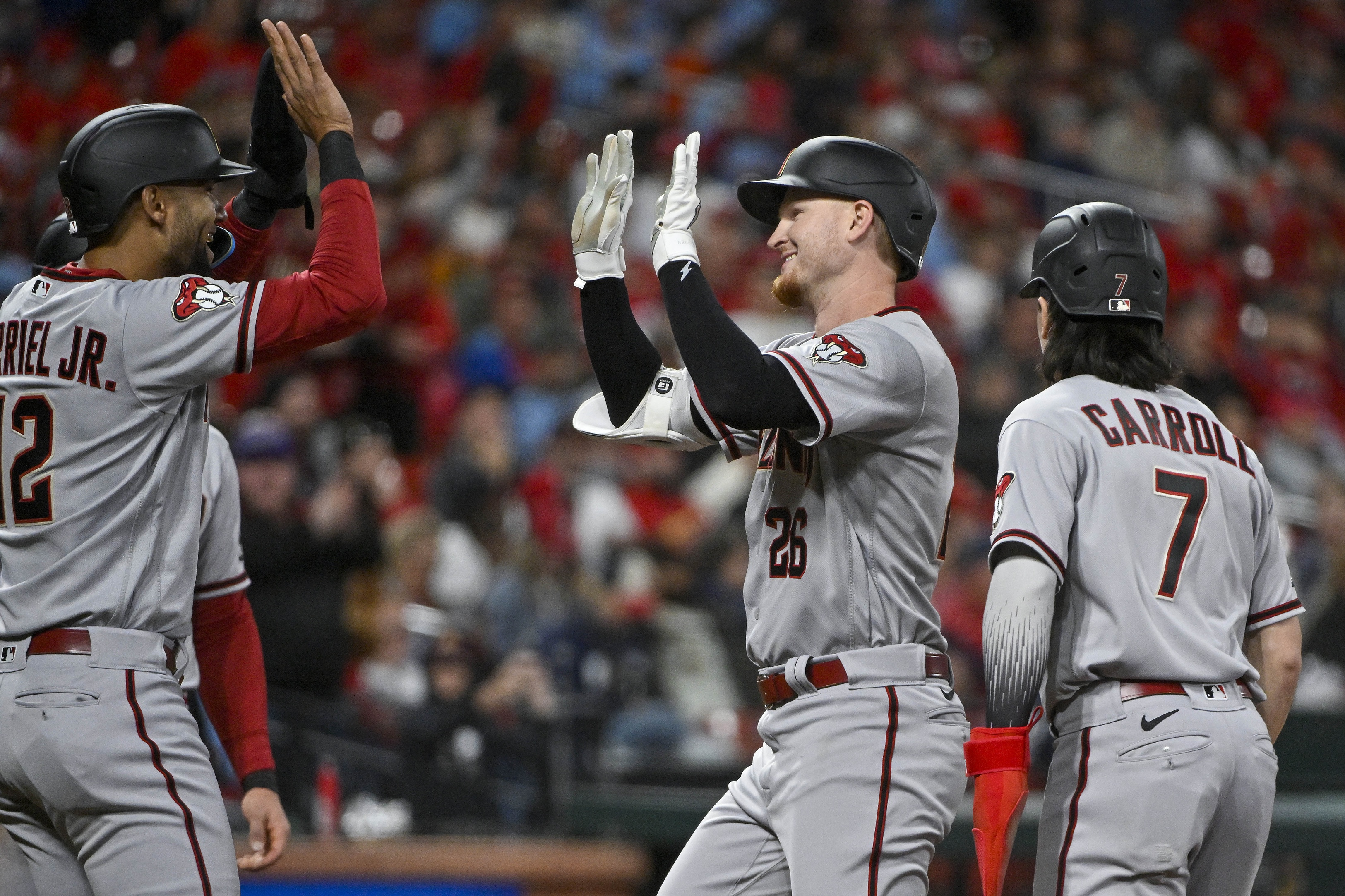 Tyler O'Neill plates 3 in the 9th as Cardinals beat D-backs