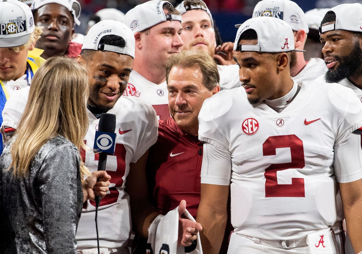 Alabama QB competition: Sizing up Jalen Hurts vs. Tua Tagovailoa