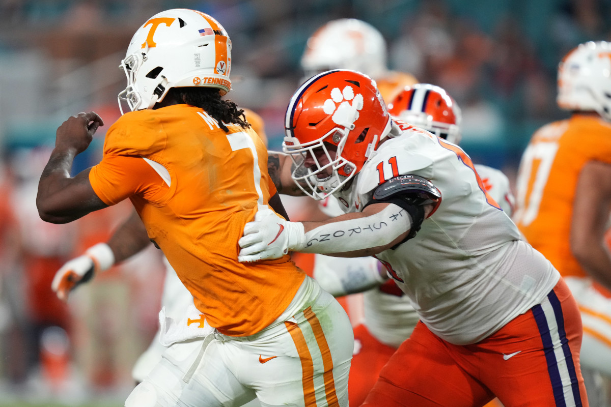 Clemson defensive tackle sacks Tennessee quarterback Joe Milton