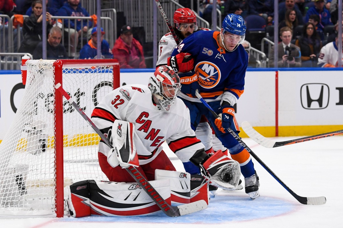 Islanders vs. Hurricanes Predictions & Odds NHL Playoffs Game 5, 4/25