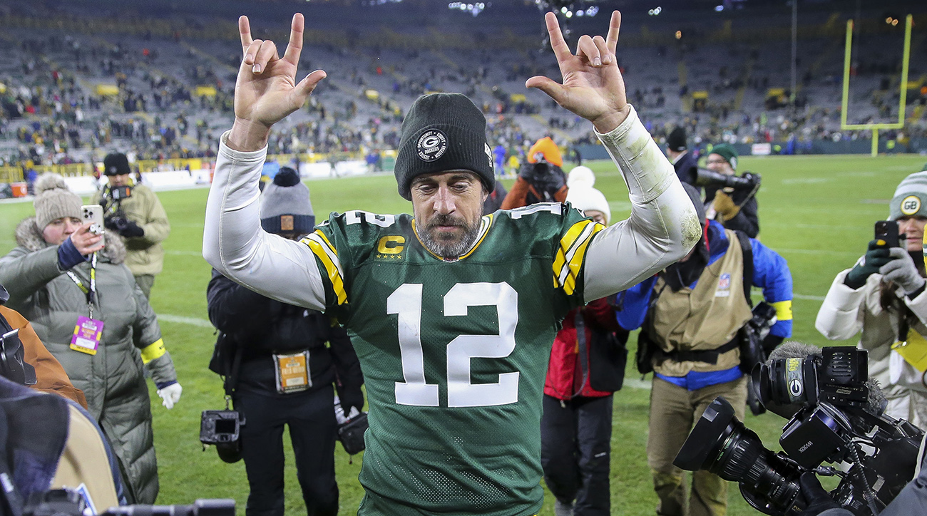 Aaron Rodgers traded to Jets in franchise-altering blockbuster